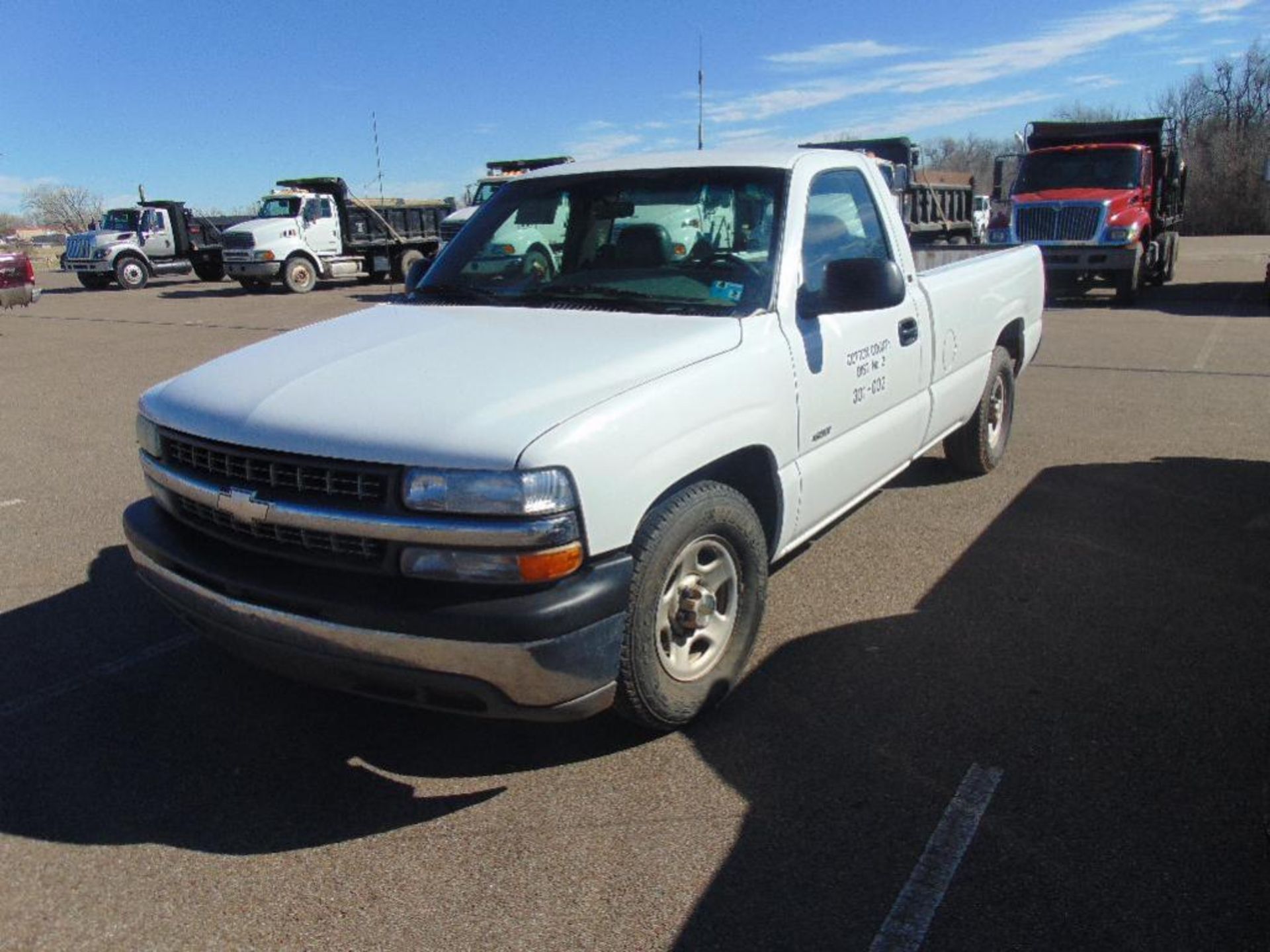 2001 Chevrolet 1500 Pickup s/n 1gcec14v81z88890, v8 eng, auto trans,od reads 151863 miles