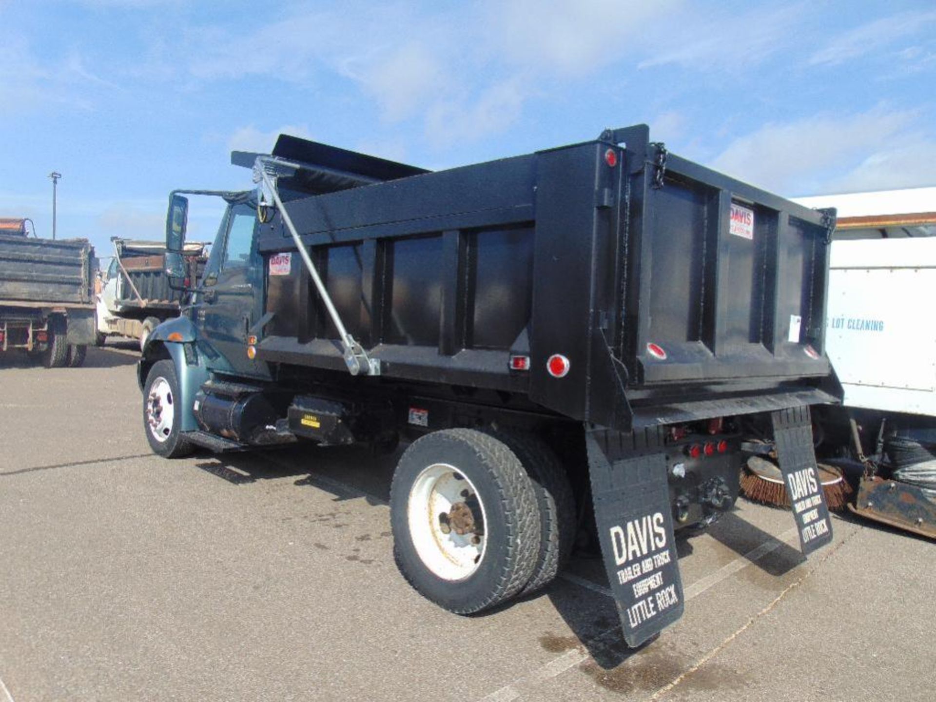 2006 IHC 4300 s/a Dump Truck s/n 1htmmaam07h453143, dt466 eng, auto trans, od reads 76237 miles, new - Image 8 of 10