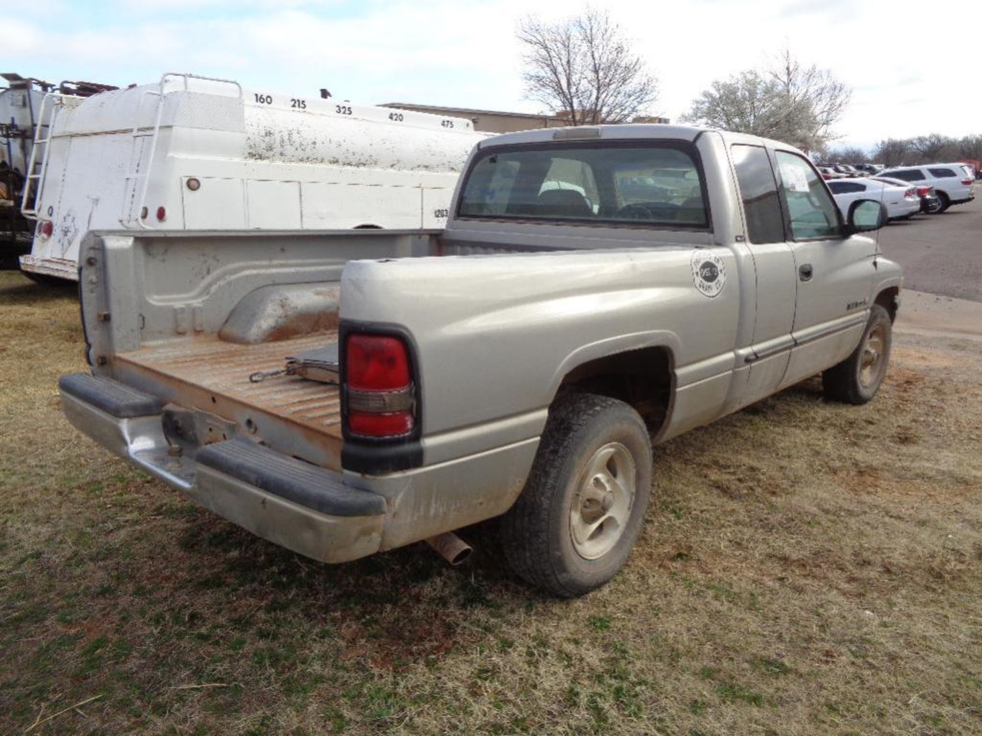 2000 Dodge 1500 Crewcab Pickup s/n 1b7hc13z2yj143354, 5.9 v8 eng, auto trans,(transmission problems) - Image 3 of 9