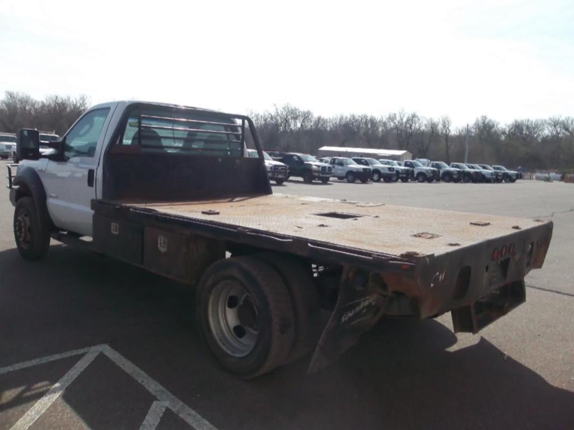 2007 Ford F450 Flatbed Truck s/n 1fdx46p97ea94803, v8 diesel eng, auto trans, od reads 158482 miles - Image 9 of 11