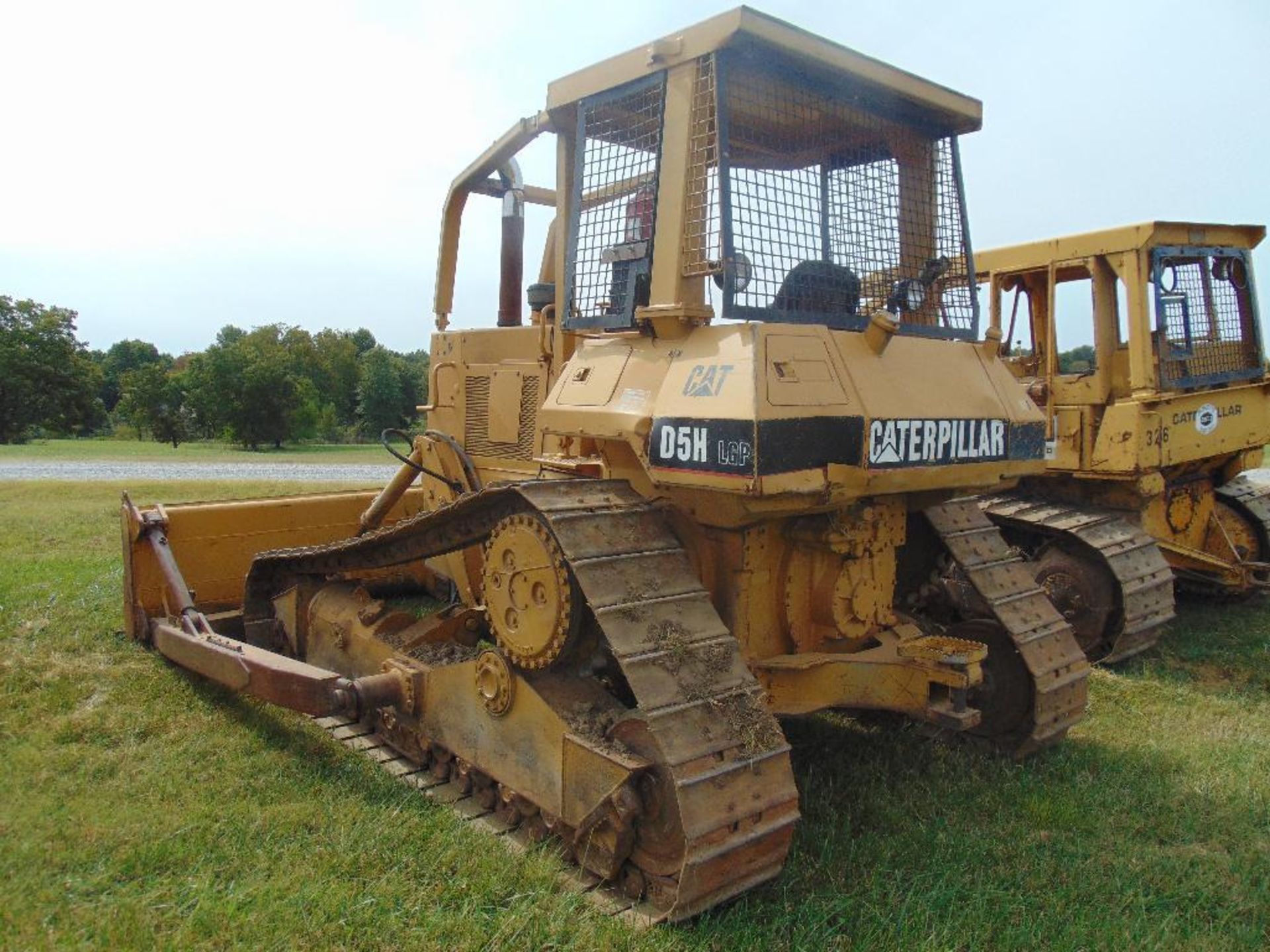 1986 Cat D5H LGP Crawler Tractor, s/n 25d00308, s/dozer blade w/tilt, Canopy, sweeps - Image 3 of 9