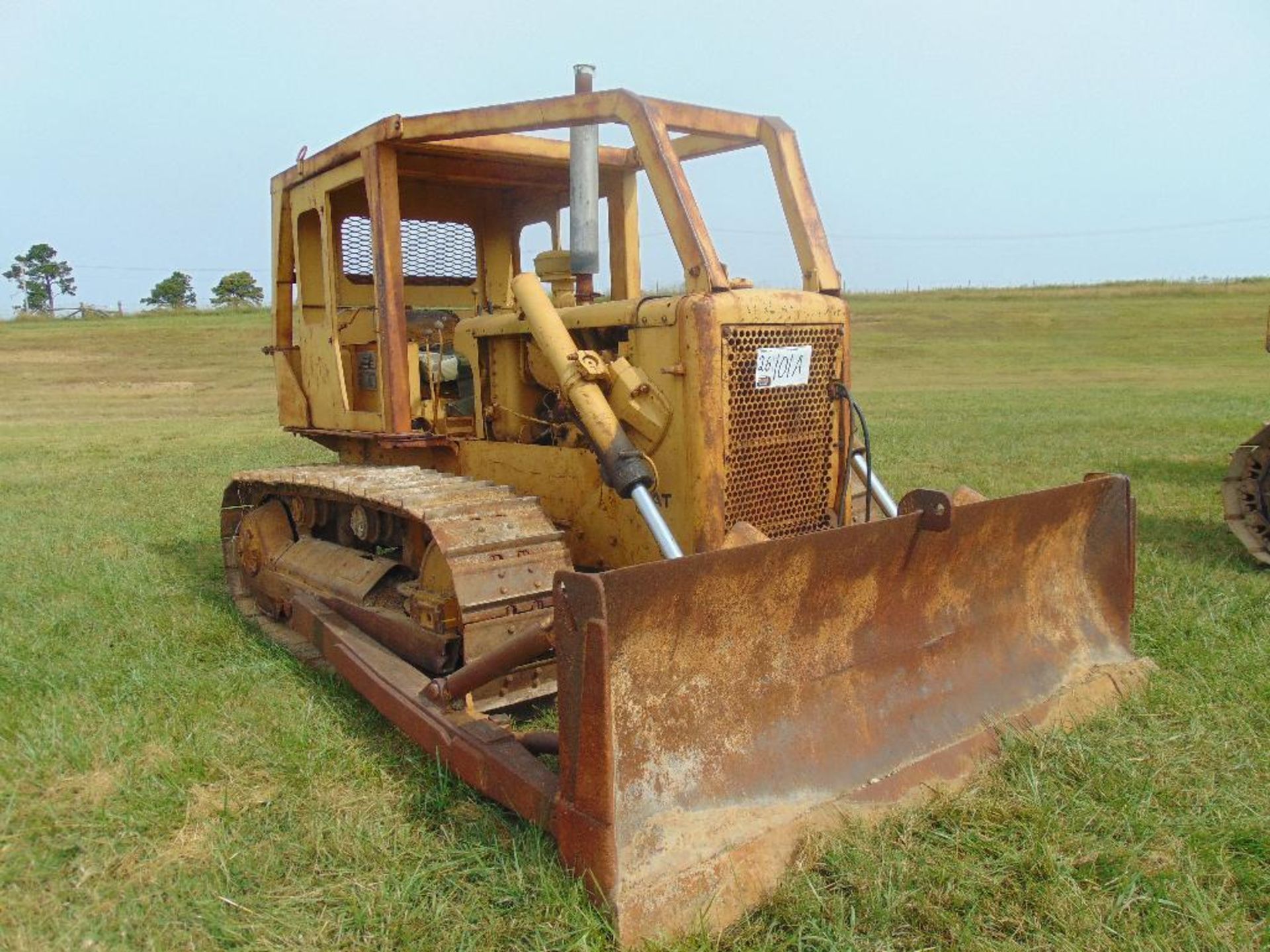 1973 Cat D5 Crawler Tractor , s/n 94j2069, s/dozer blade w/tilt,canopy, sweeps