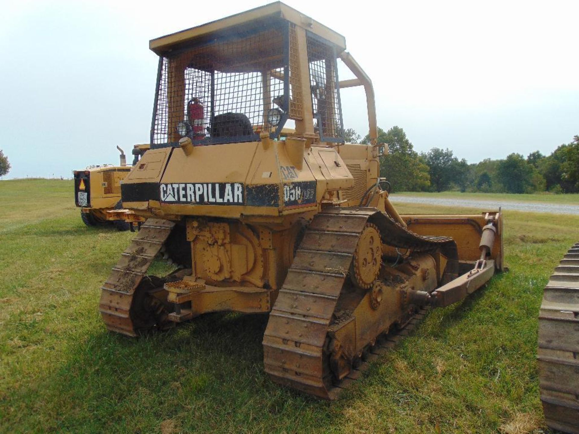 1986 Cat D5H LGP Crawler Tractor, s/n 25d00308, s/dozer blade w/tilt, Canopy, sweeps - Image 4 of 9