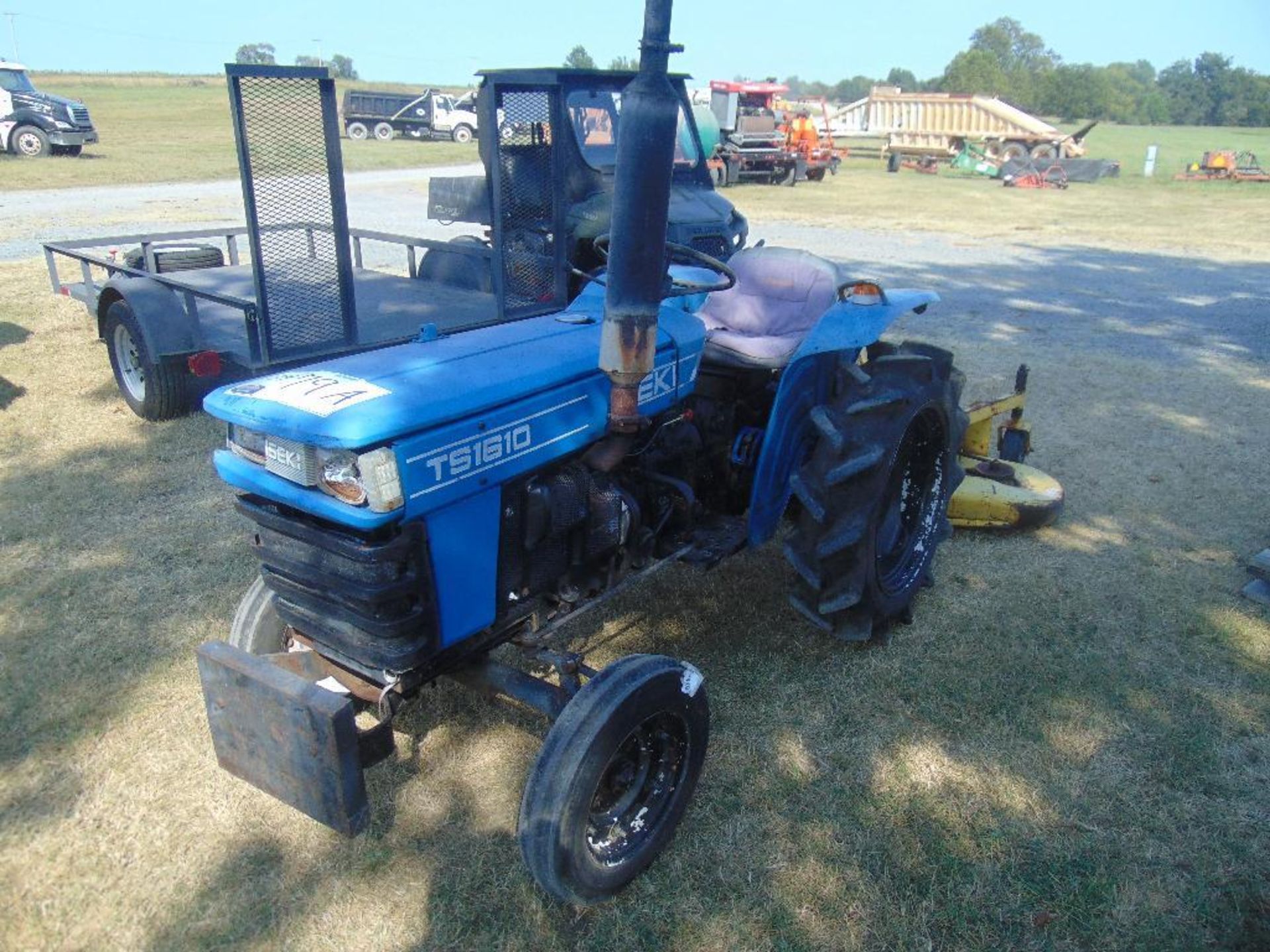 Iseki TS1610 Lawn Tractor, s/n 002275, 3pt, 540 pto, w/ john deere 261 5' mower, hour meter reads