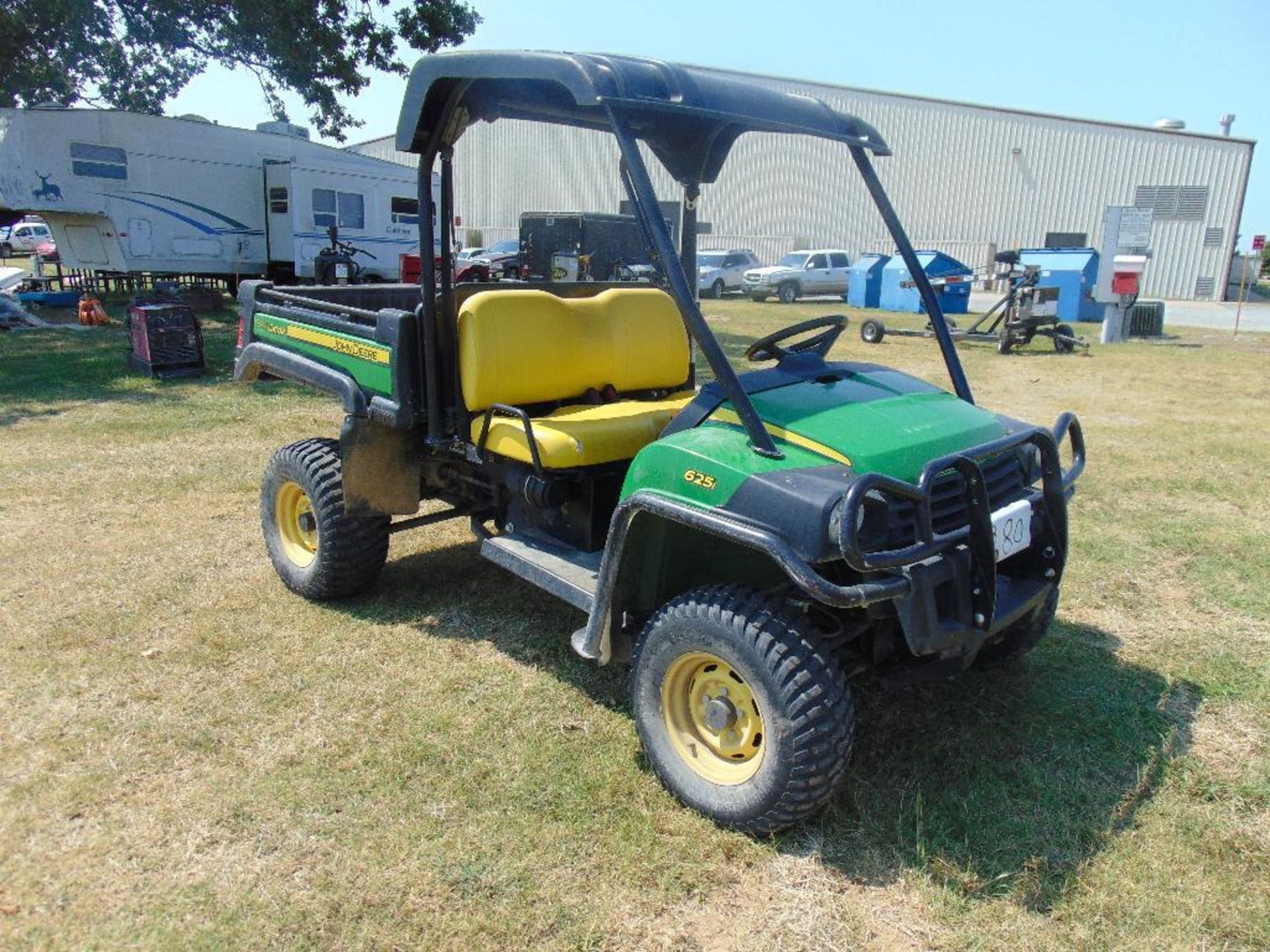 2011 John Deere 625i Gator, s/n 1m0625gsjbm013709, hour meter reads 996 hrs, hydraulic dump bed, - Image 2 of 4