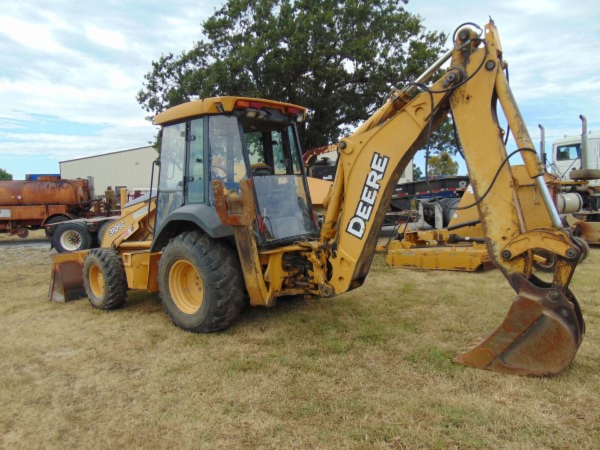 2005 John Deere 310SG Loader Backhoe , s/n 946705, gp loader bkt, cab, 24"hoe bkt, hour meter reads - Image 4 of 5