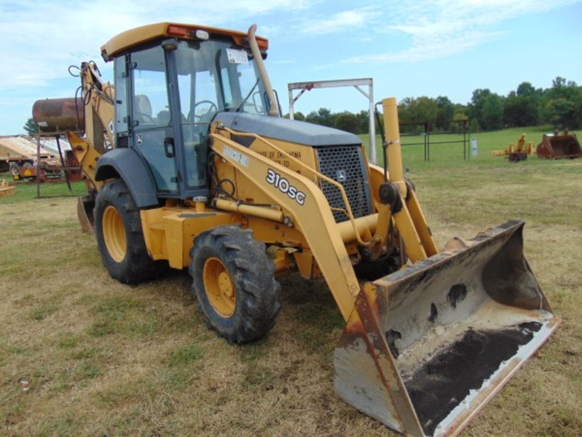 2005 John Deere 310SG Loader Backhoe , s/n 946705, gp loader bkt, cab, 24"hoe bkt, hour meter reads - Image 2 of 5