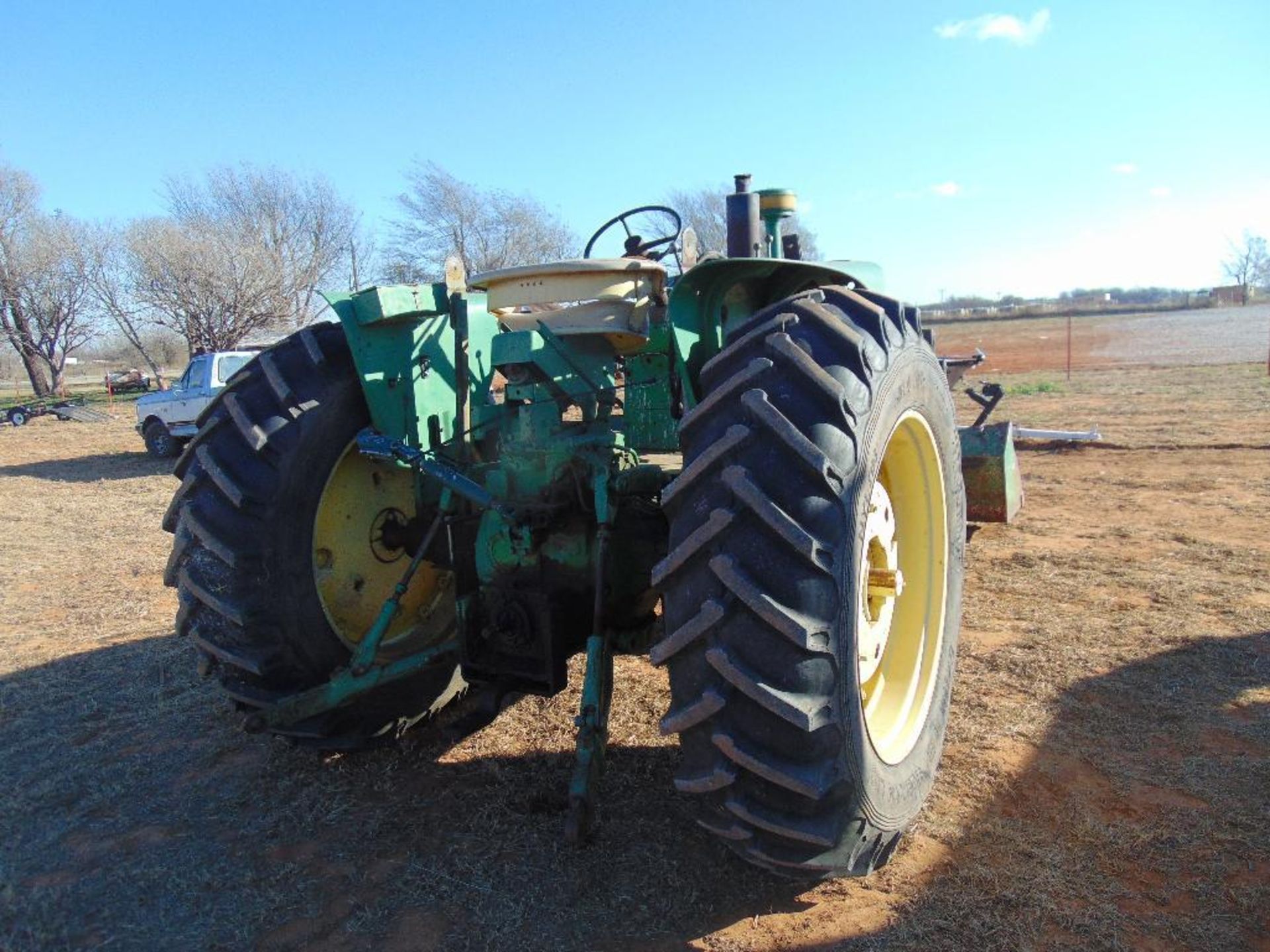 1963 John Deere 4010 Farm Tractor, s/n 21t42997, frontend loader w/spikes & bkt, hour meter reads - Image 6 of 8