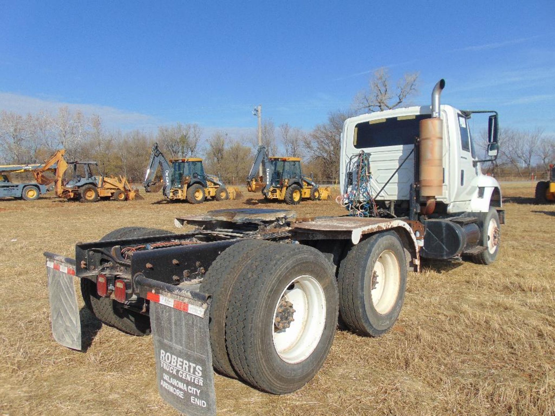 2005 IHC 7600 T/A Truck Tractor, s/n 1hswysbr065235647, cat c 13 eng, 10 spd trans, od reads 209294 - Image 7 of 10
