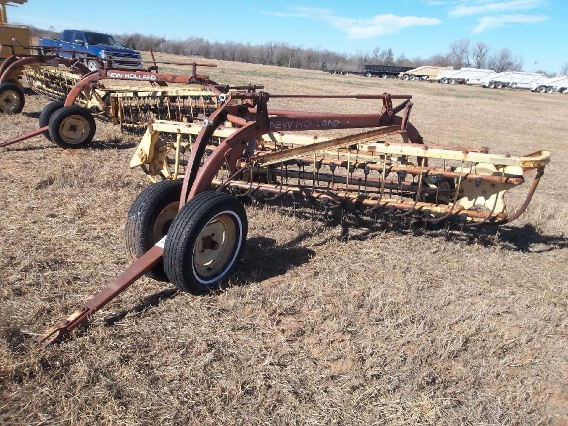 (2) New Holland 258 Side Delivery rakes, (1) left, (1) right - Image 2 of 4