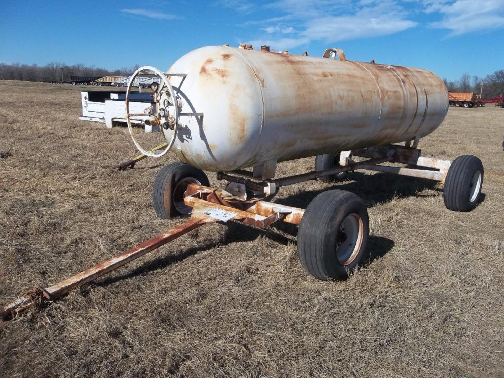 Anhydrous Nurse Tank Front Fill - Image 2 of 6