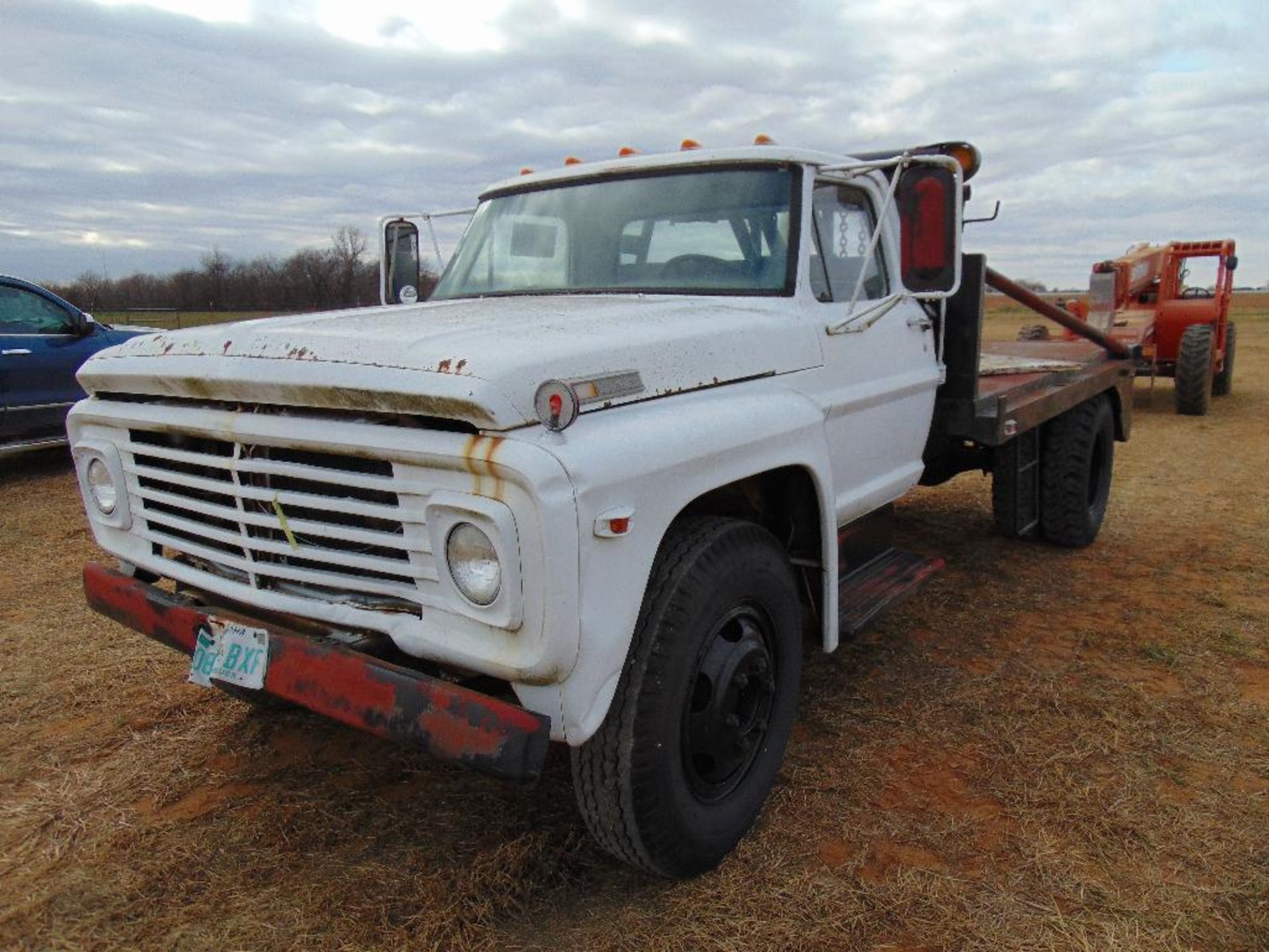 1970 Ford F600 S/A Ginpole Truck, s/n f61ccj32660, v8 gas eng, 4x2 trans, tulsa winch, rolling - Image 3 of 10