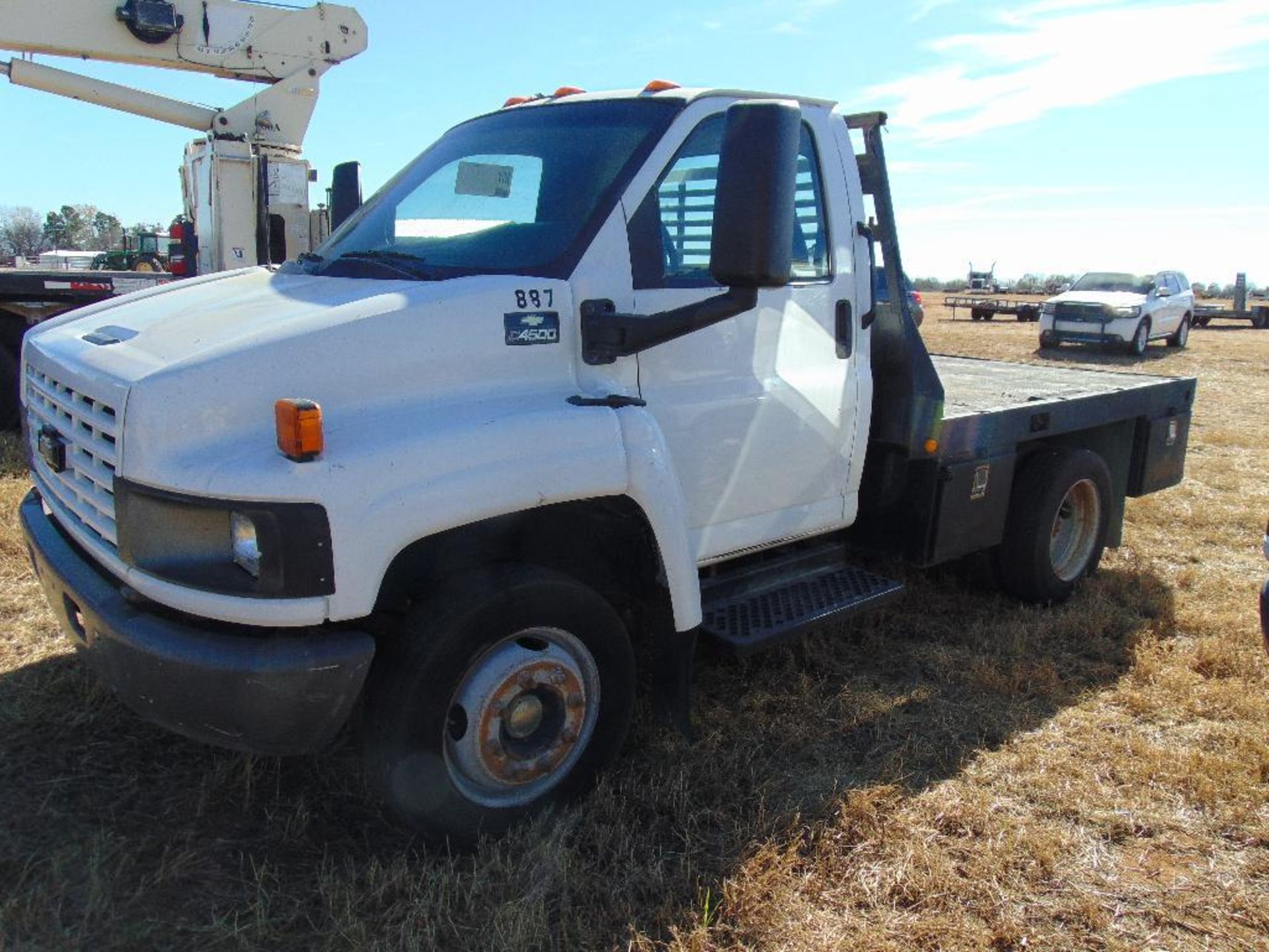 2002 Chevy C4500 S/A Flatbed Truck, s/n 1gbc4e1e73f506567, v8 gas eng, 6 spd trans, odometer does - Image 3 of 8