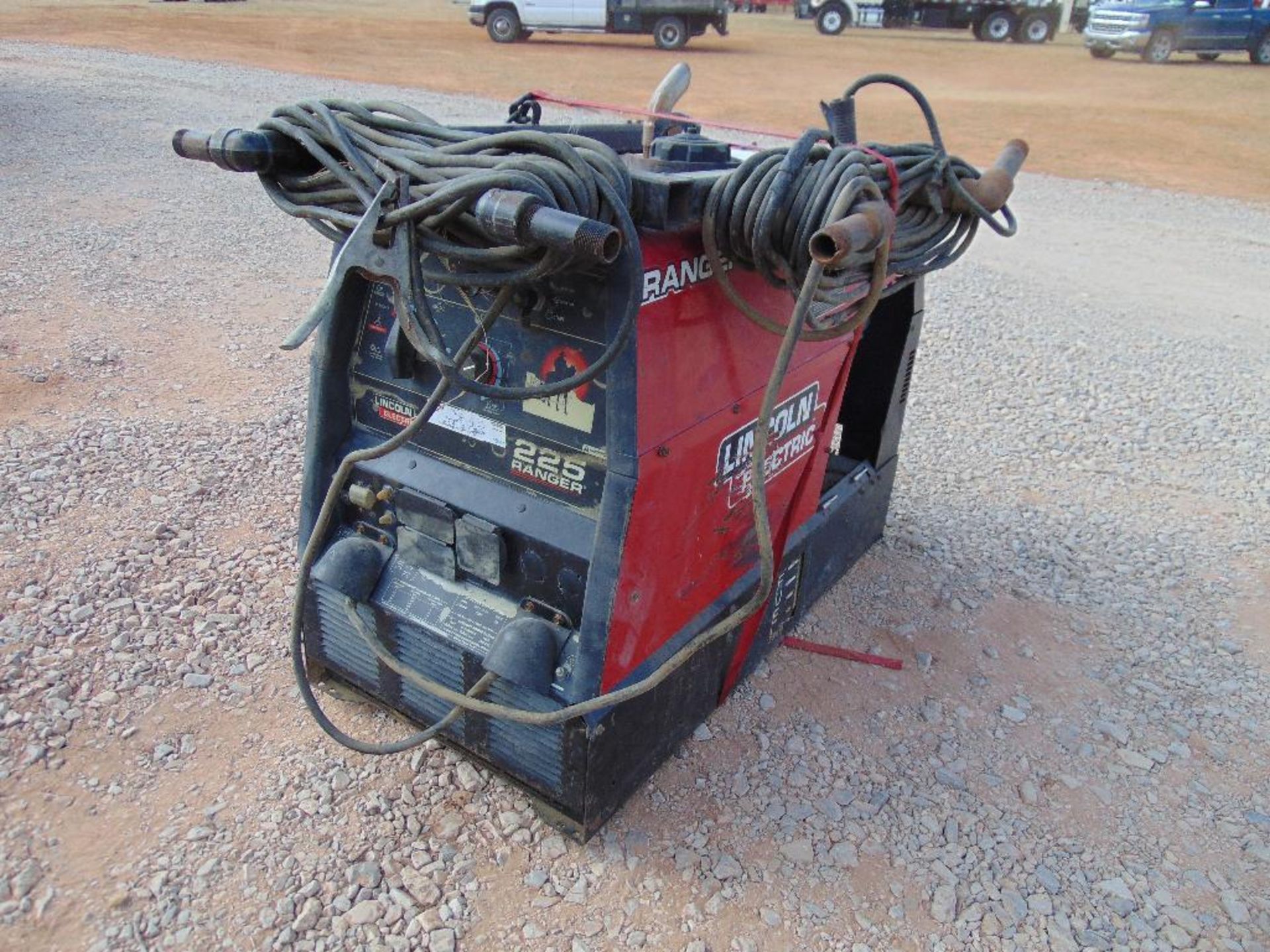 Lincoln Ranger 225 Welder, 928 hrs, w/leads,