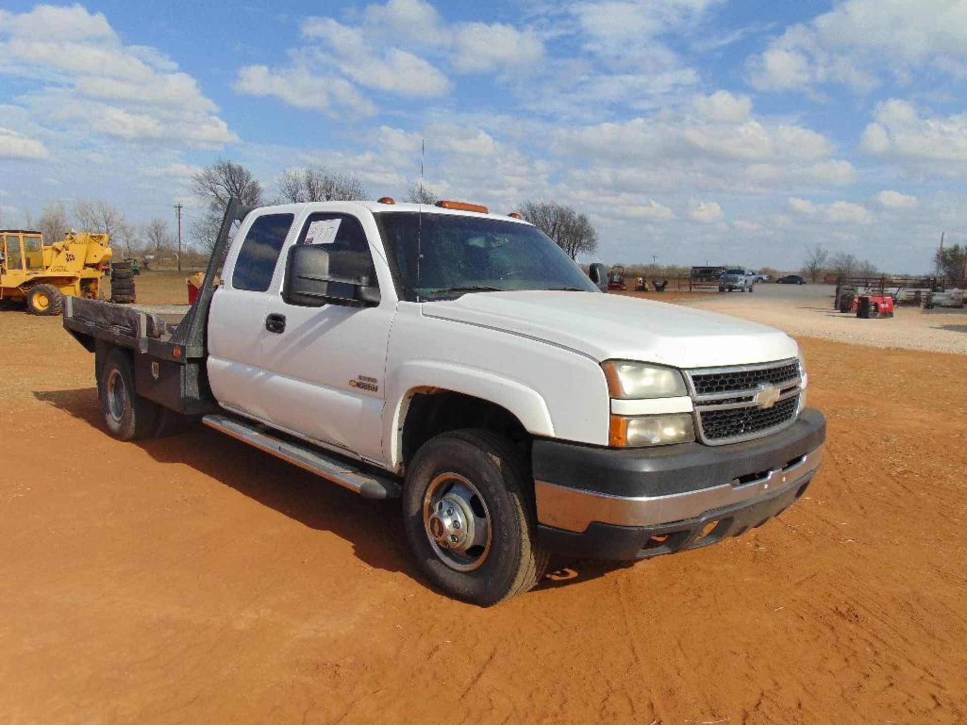 2006 Chevy 3500 Ext Cab 4x4 Flatbed Pickup, s/n 1gbjk39d86e205975, diesel eng, auto trans, od reads - Image 4 of 8