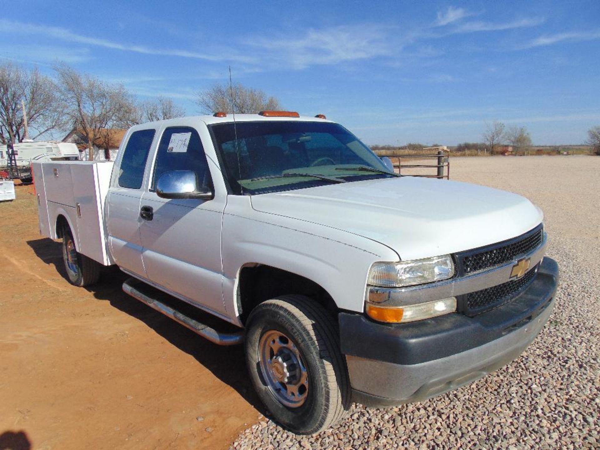 2001 Chevy 2500 Pickup, s/n 1gchc29u91e227056, v8 eng, auto trans, utility bed, od reads 340252 - Image 2 of 10