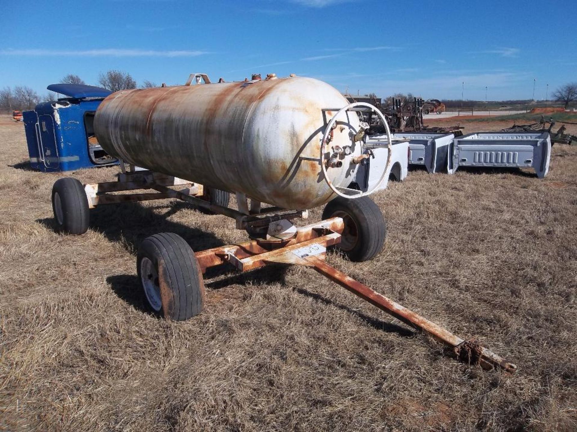 Anhydrous Nurse Tank Front Fill - Image 3 of 6