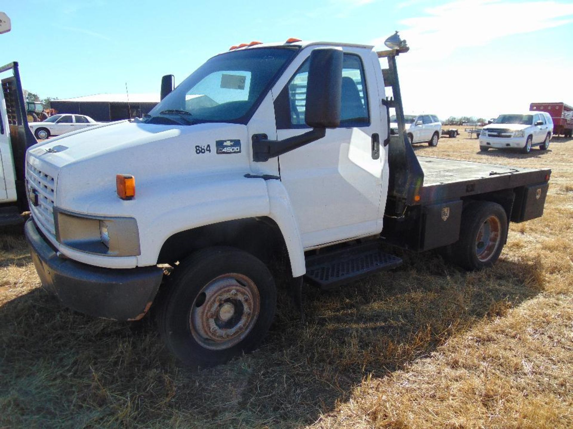 2002 Chevy C4500 S/A Flatbed Truck s/n 1gbc4e1e03f504627, v8 gas eng, 6 spd trans, od reads 50073 - Image 4 of 8