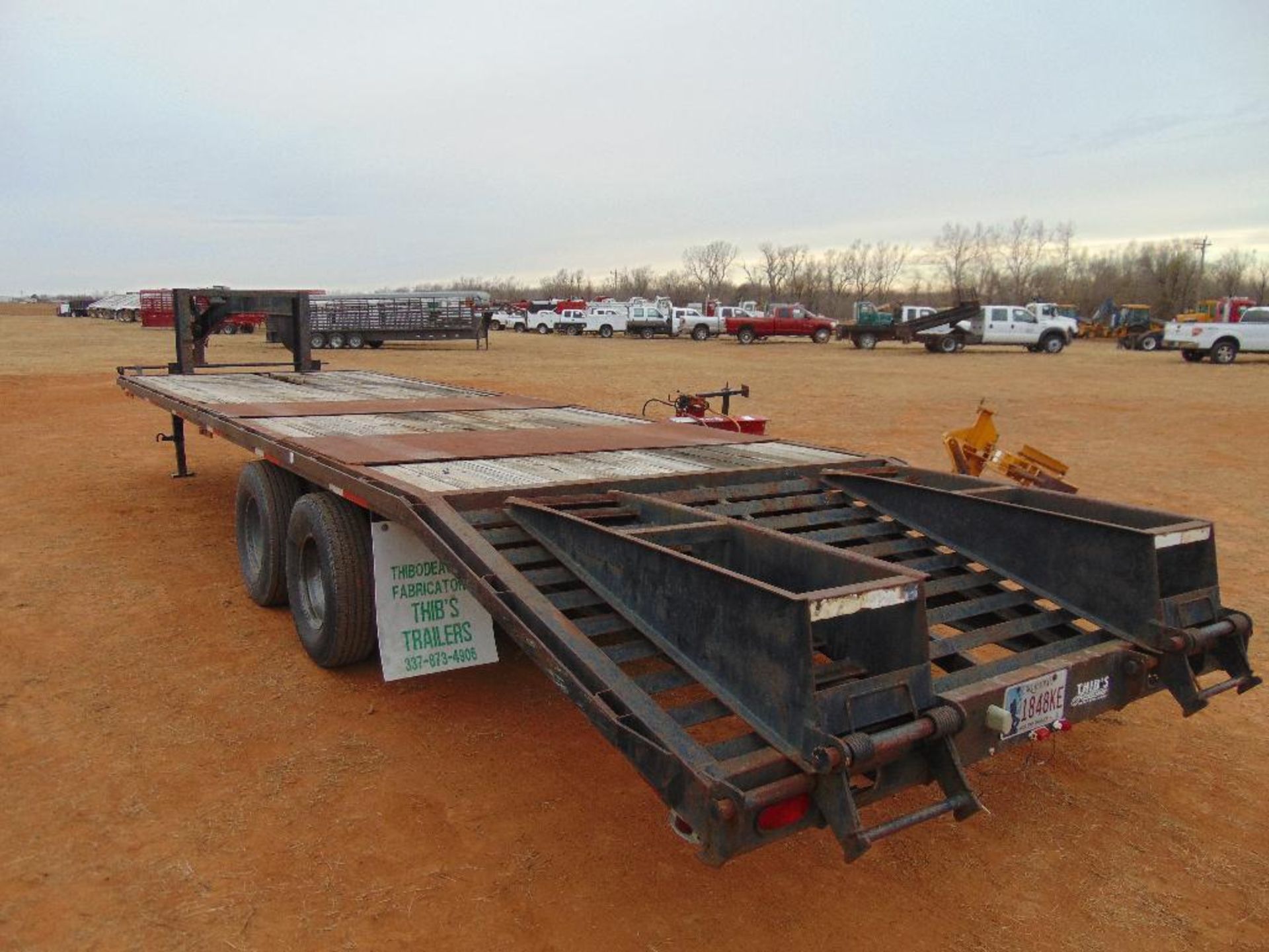 2005 Thibs 29' Gooseneck Flatbed T/A Trailer, s/n 80055, 24' deck, 5' dovetail w/ramps - Image 4 of 6