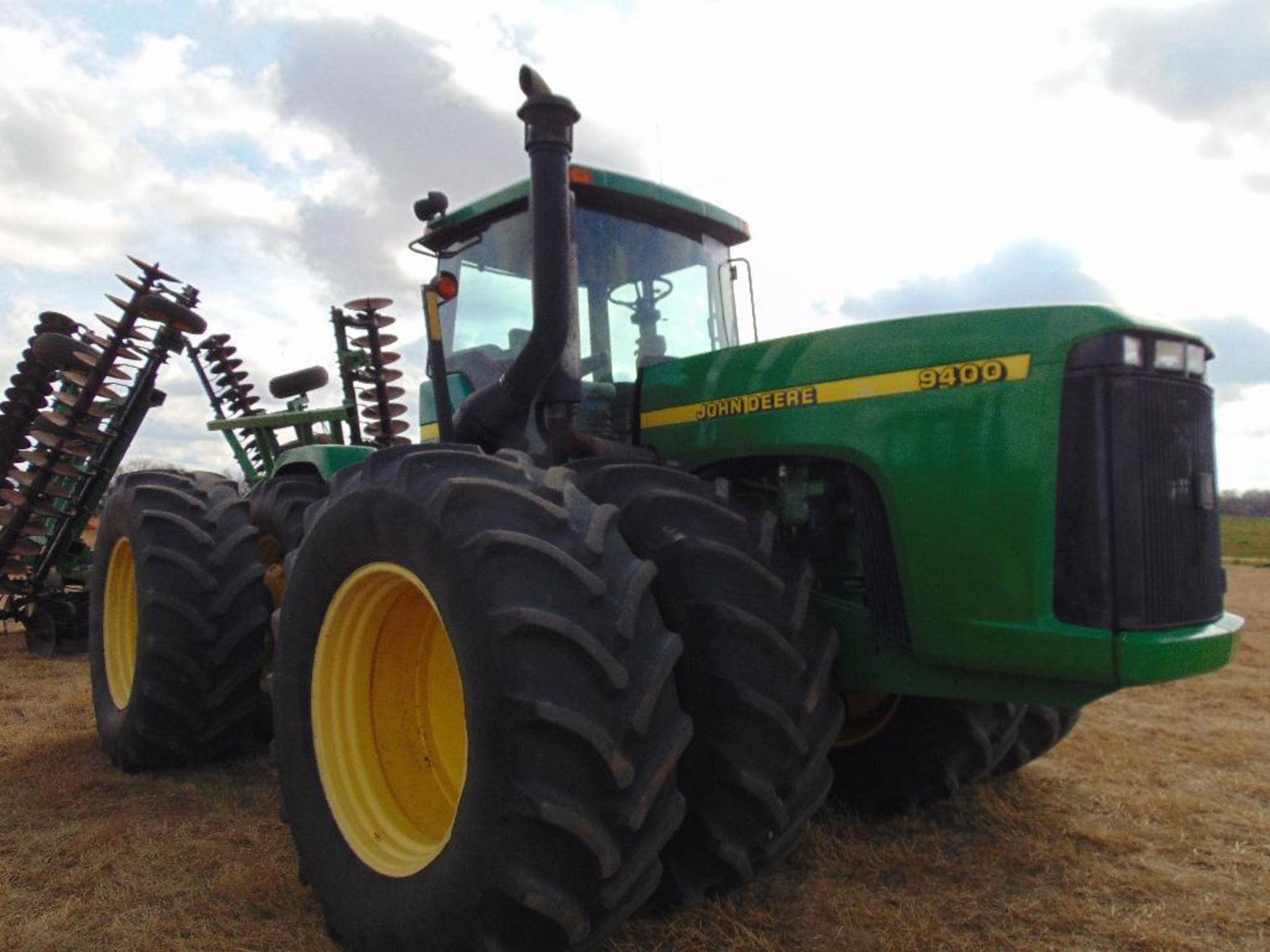 John Deere 9400 4x4 Farm Tractor, s/m p030793, cab, a/c, 4 hyd, duals, hour meter reads 4748 hrs, - Image 6 of 10