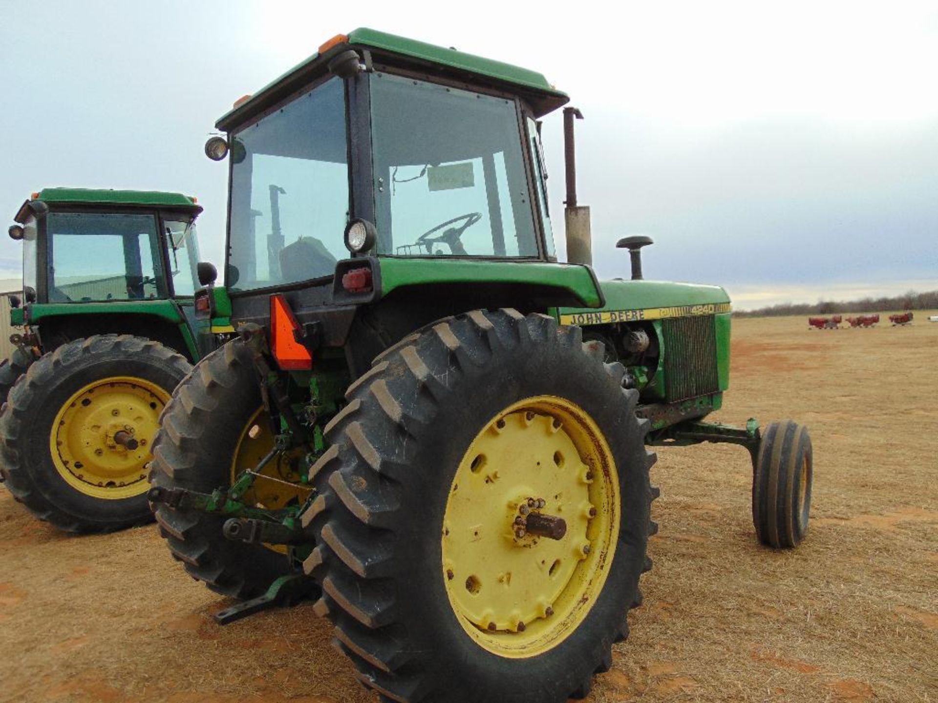 John Deere 4240 Farm Tractor s/n 006911r, 3pt ,pto, 3 remotes, hour meter reads 9892 hrs, - Image 5 of 10