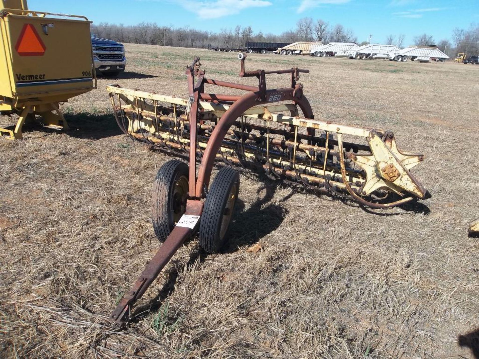 (2) New Holland 258 Side Delivery rakes, (1) left, (1) right - Image 2 of 4