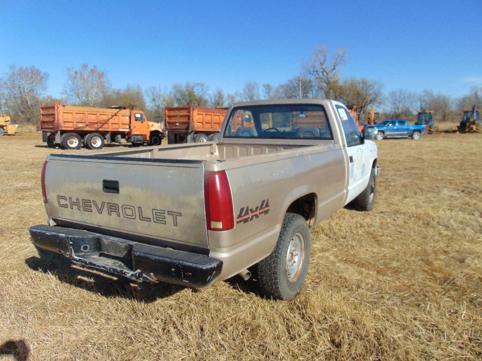 1992 Chevy 2500 Pickup, s/n 1gcfk24h7nz181990, v8 gas eng, auto trans, od reads 149965 miles - Image 7 of 10