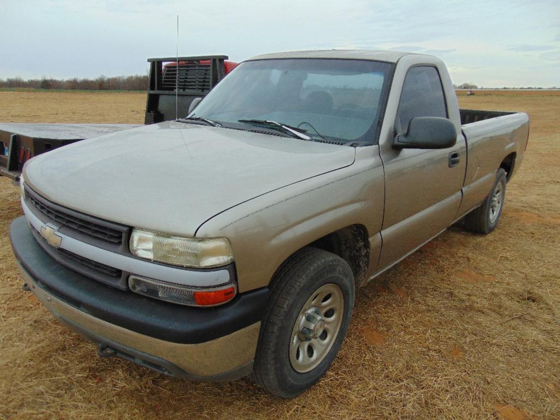 2000 Chevy 1500 4x4 Pickup, s/n 1gcek14v7yz189877, v8 eng, auto trans, od reads 293081 miles, - Image 4 of 8