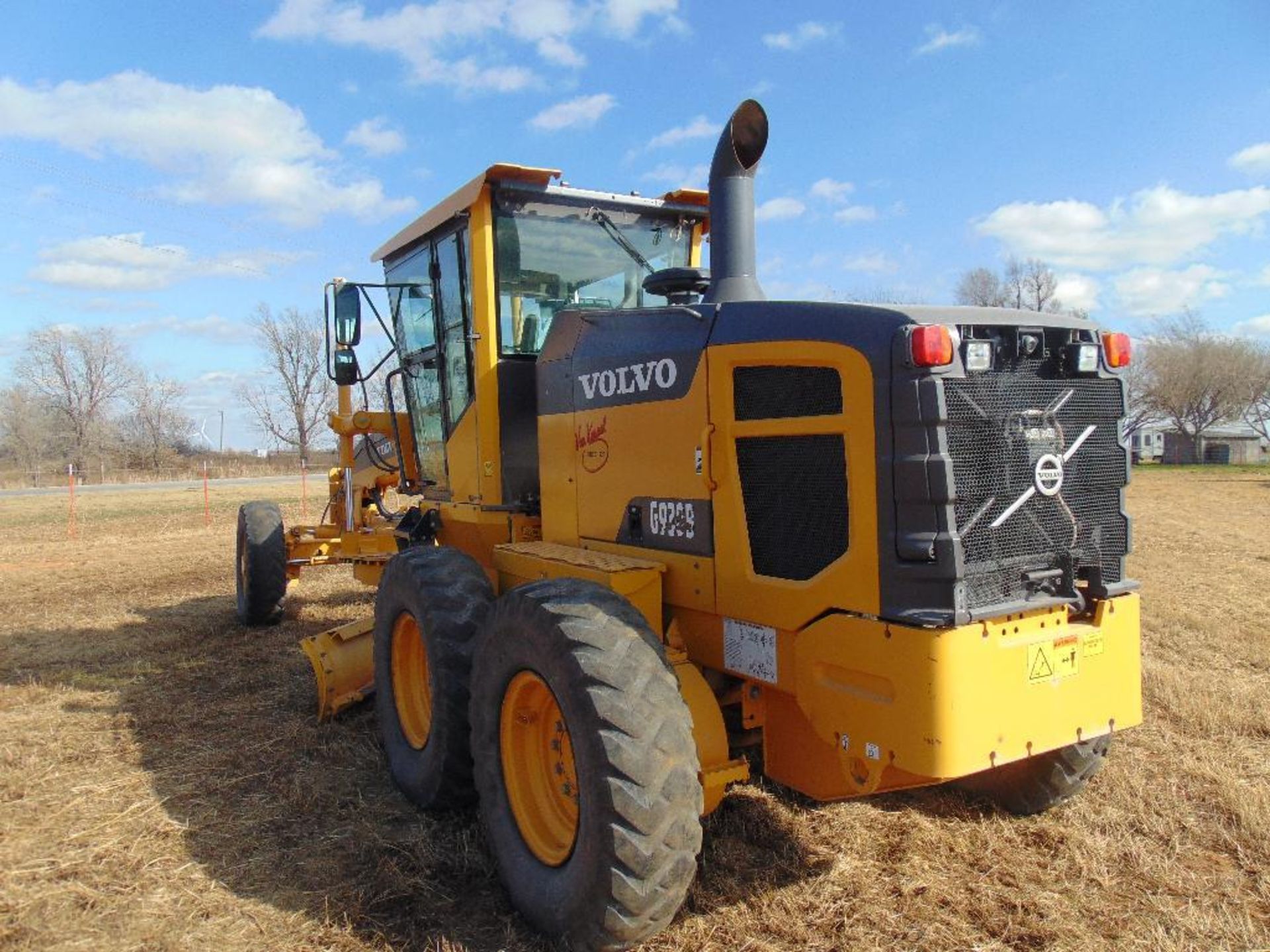 2012 Volvo G930B Motorgrader s/n vceg930bl0s575056, 14' m.b., cab, a/c, hour meter reads 5358 hrs, - Image 7 of 10
