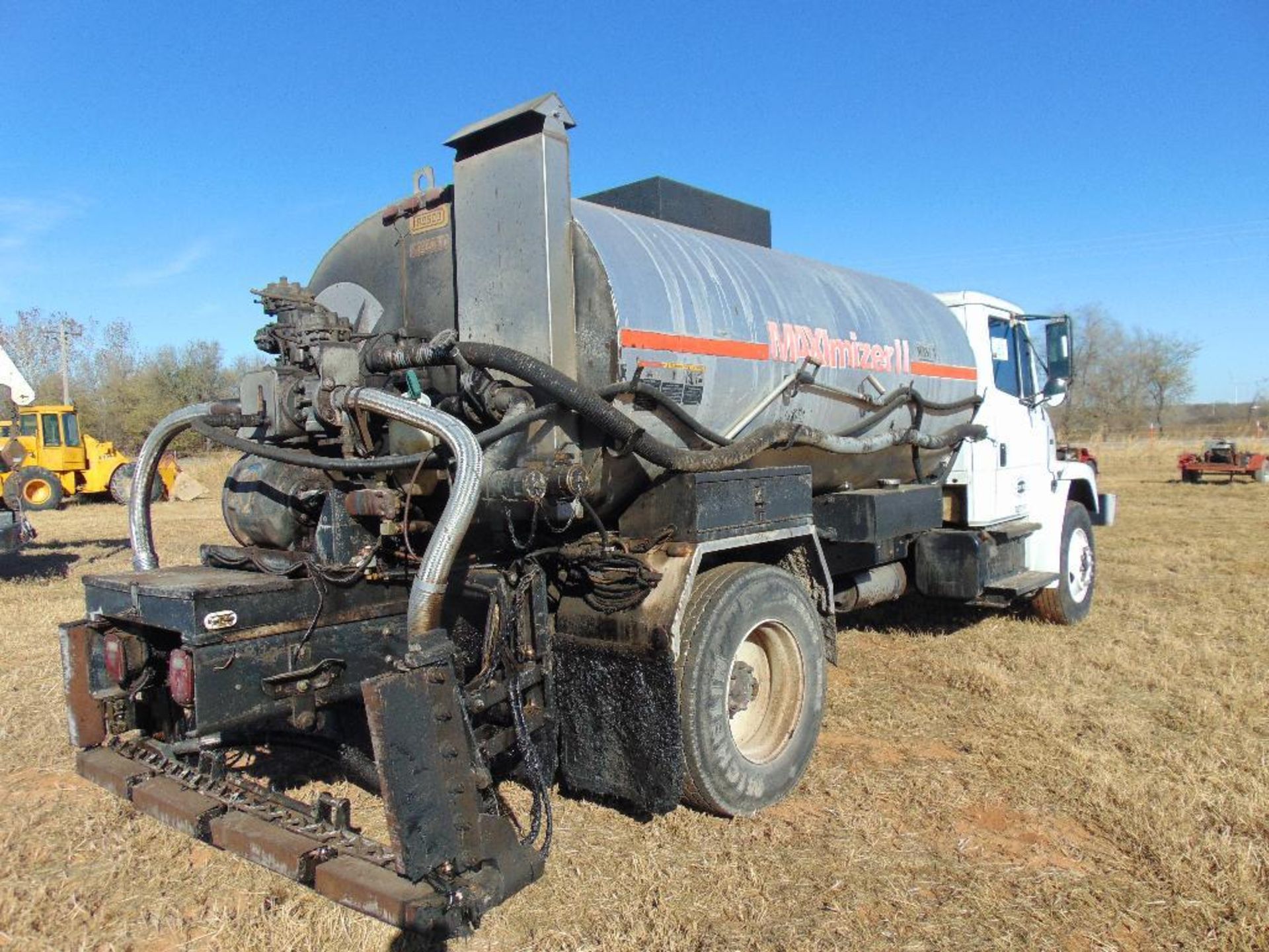 1999 Feightliner FL70 S/A Distributor Truck, s/n 1fv6hfaa8xhb27935, cummins eng, 5x2 trans, od reads - Image 8 of 10