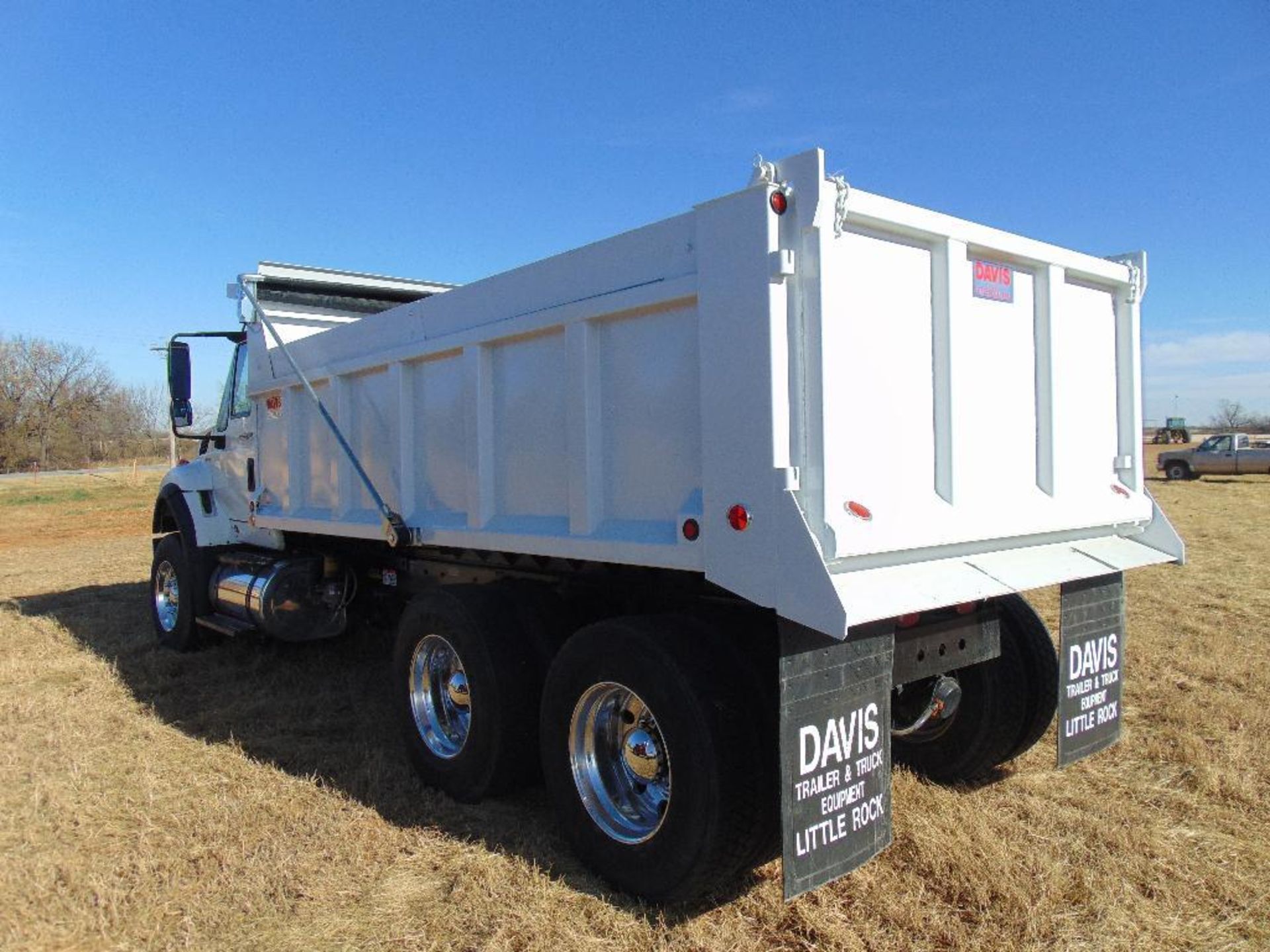 2011 IHC 7600 T/A Dumpt Truck, s/n 1hswysjr3bj345703, maxxforce eng, 10 spd trans, od reads 94129 - Image 6 of 10