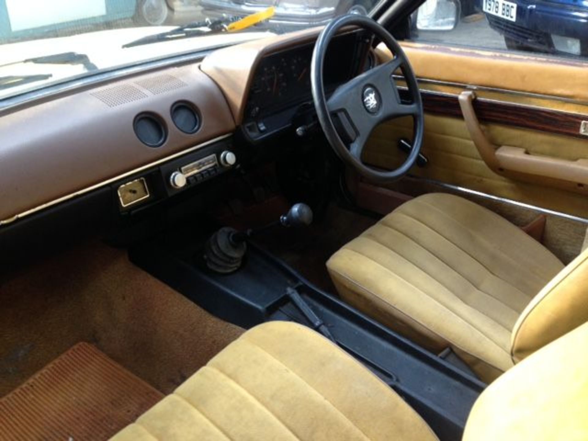 VAUXHALL CAVALIER GLS CPE - 1979cc - Image 3 of 5