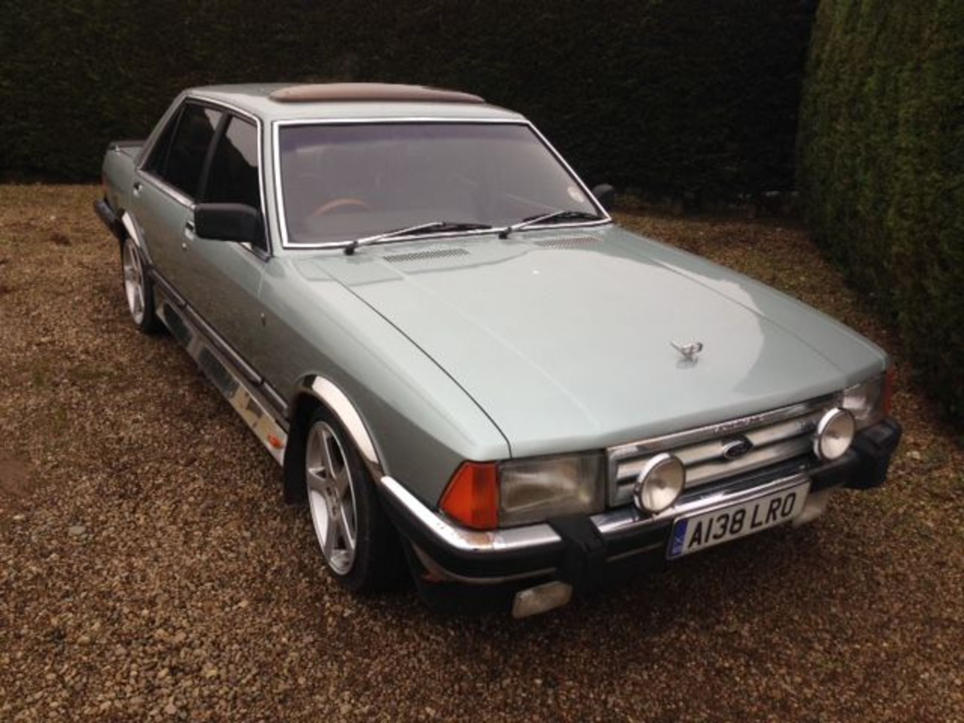 FORD GRANADA GHIA IX AUTO - 2792cc - Image 2 of 9