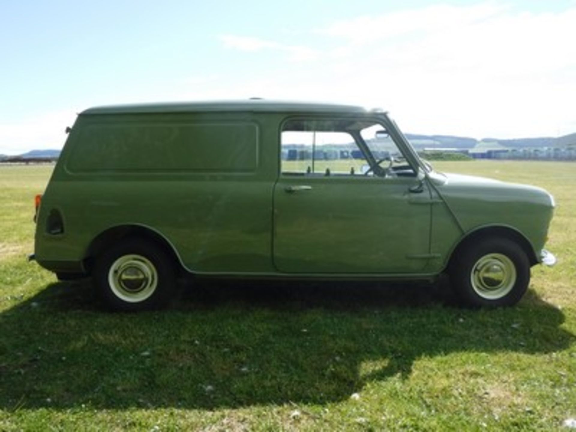 MORRIS MINI 850 VAN - 848cc - Image 4 of 14