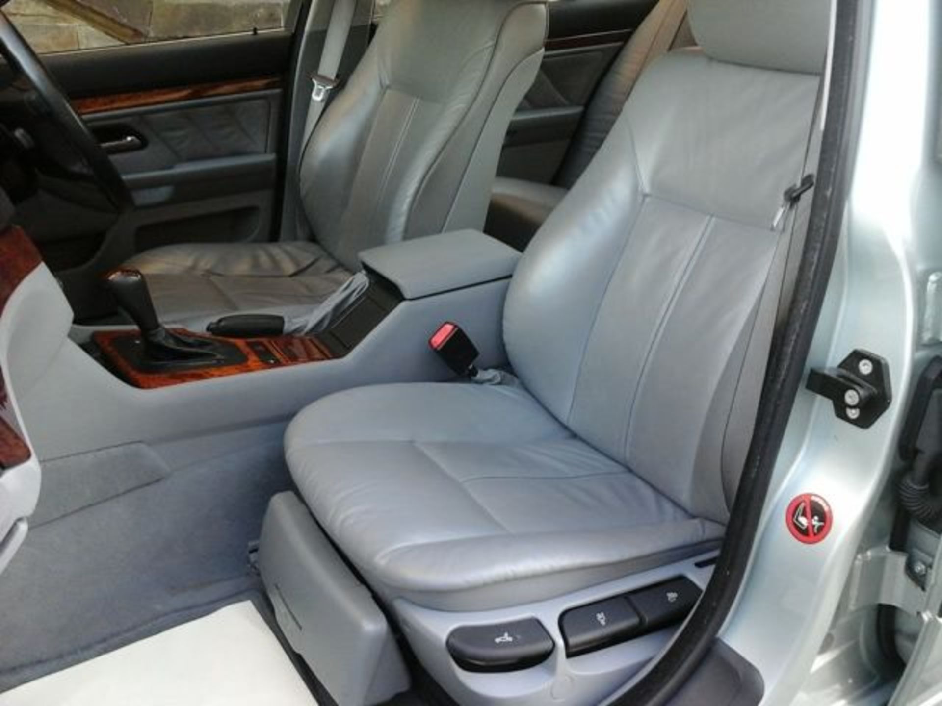 BMW 523I SE AUTO - 2494cc - Image 7 of 29