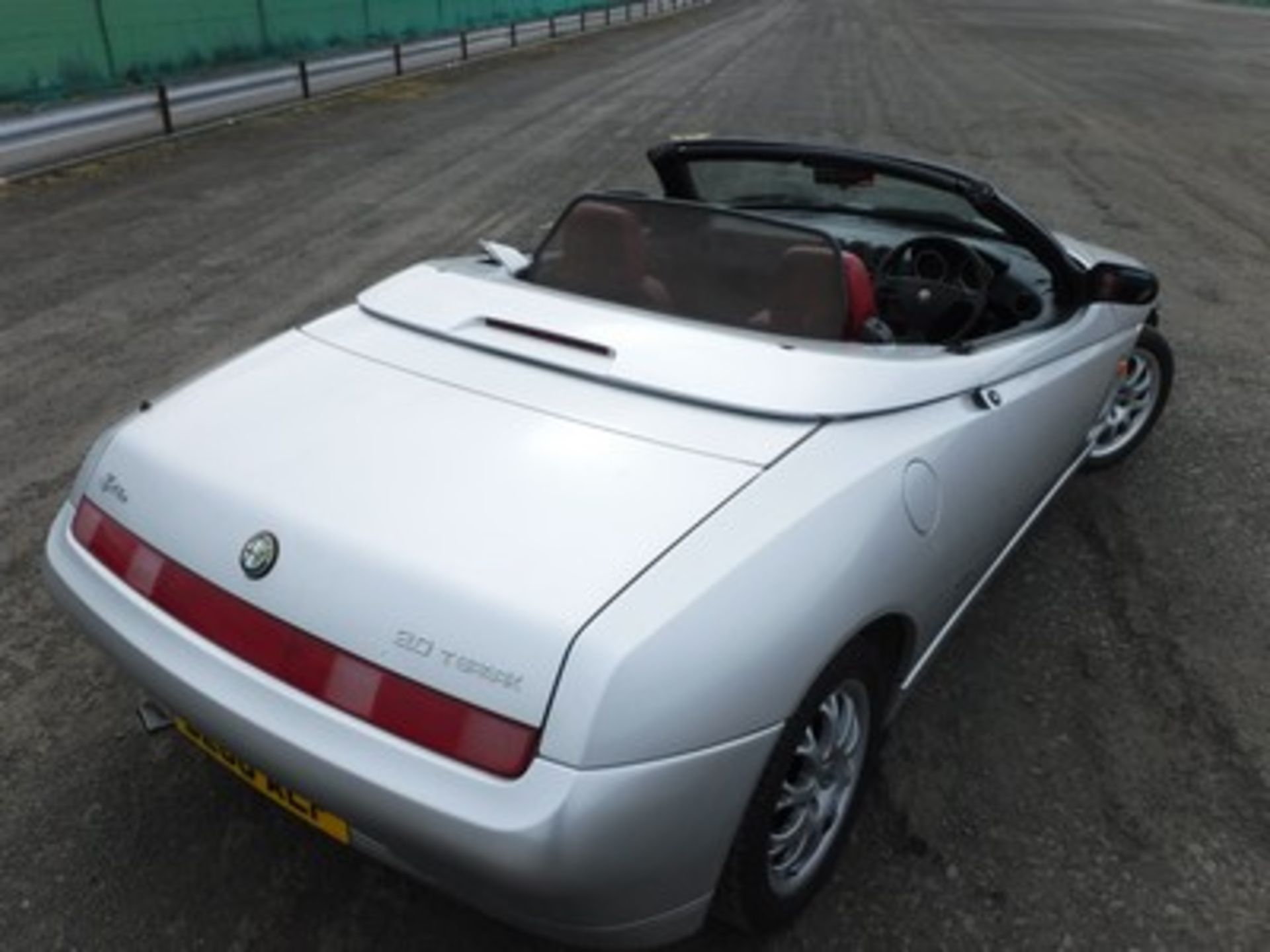 ALFA ROMEO SPIDER LUSSO T-SPARK 16V - 1970cc - Image 2 of 13