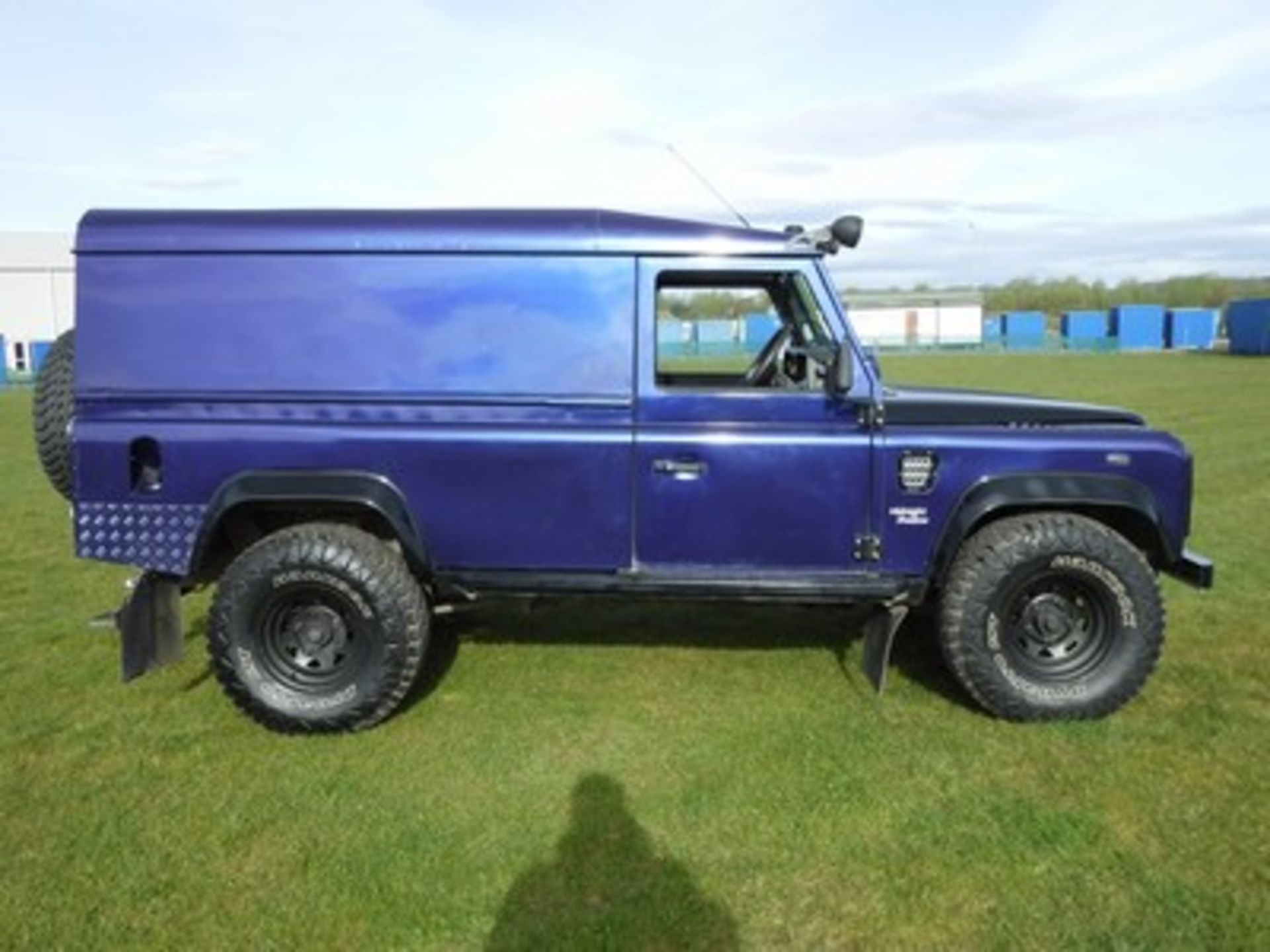 LAND ROVER 110 DEFENDER TDI - 2500cc - Image 4 of 16