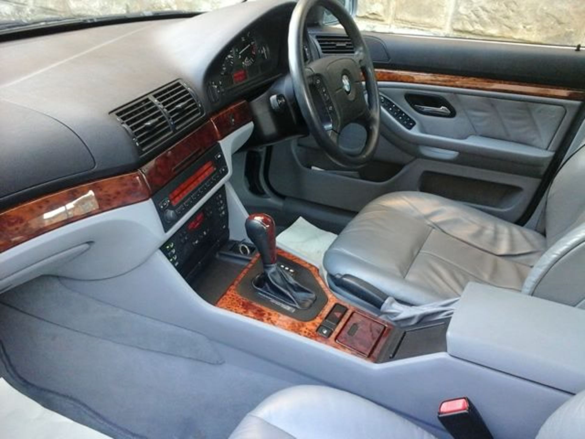 BMW 523I SE AUTO - 2494cc - Image 6 of 29