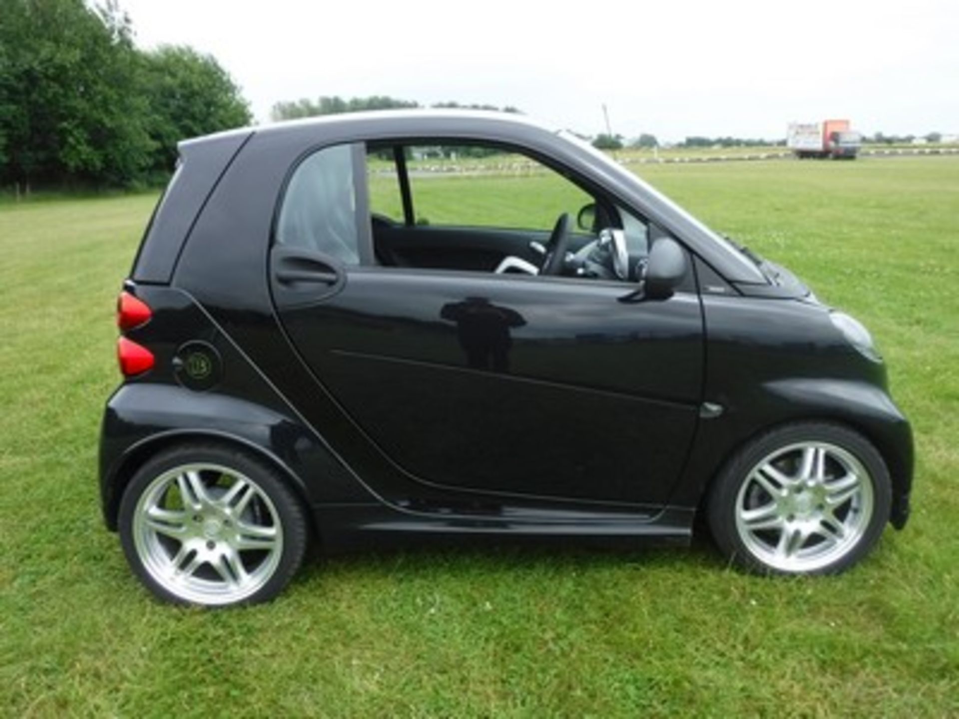 SMART FORTWO BRABUS AUTO - 999cc - Image 9 of 15