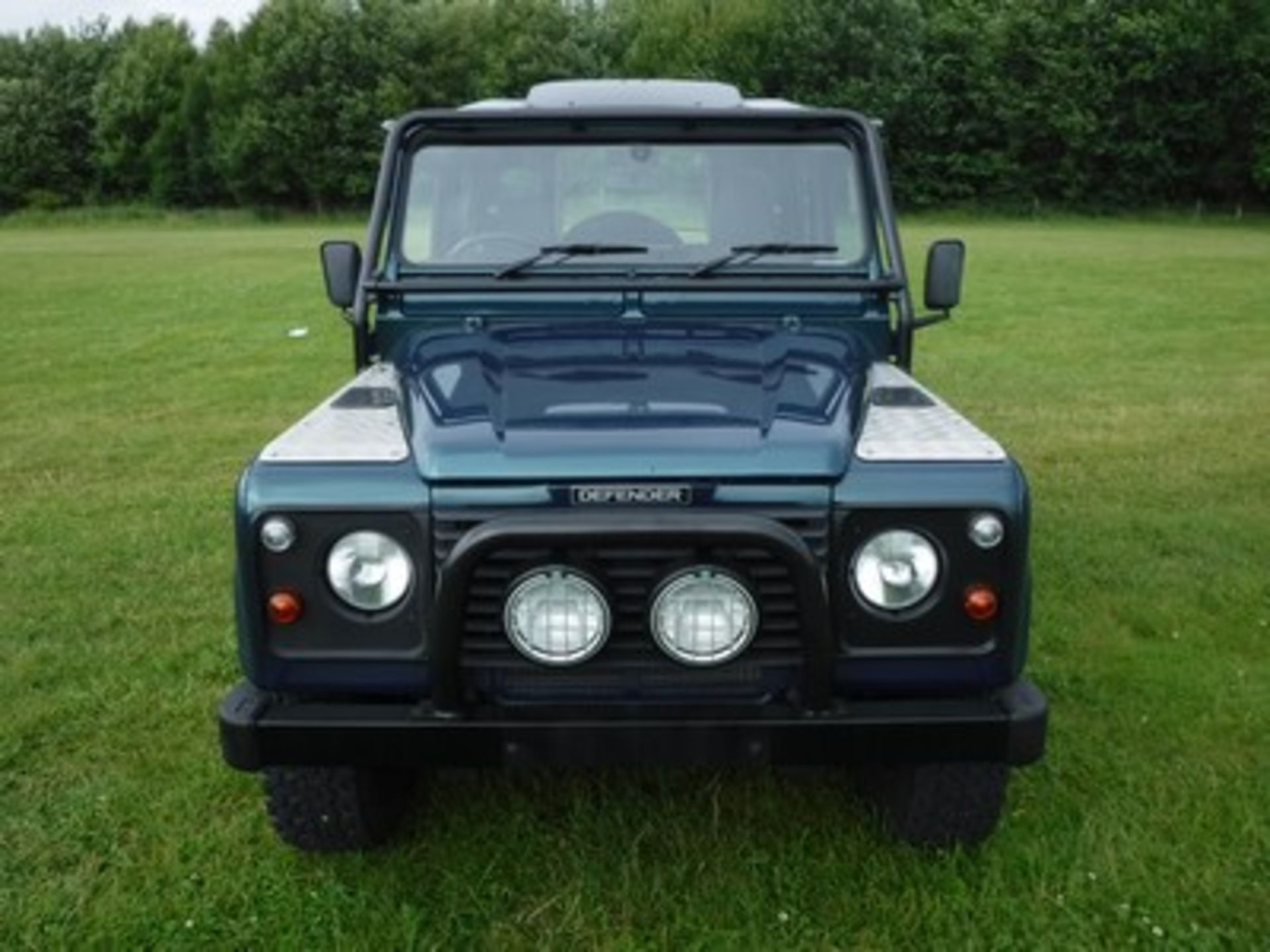 LAND ROVER DEFENDER 50 V8 AUTO - 3947cc - Image 11 of 17