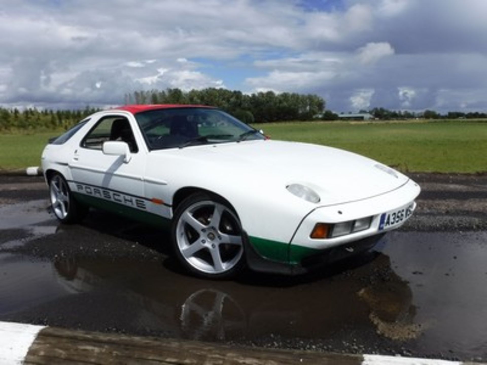 PORSCHE 928 S AUTO - 4664cc