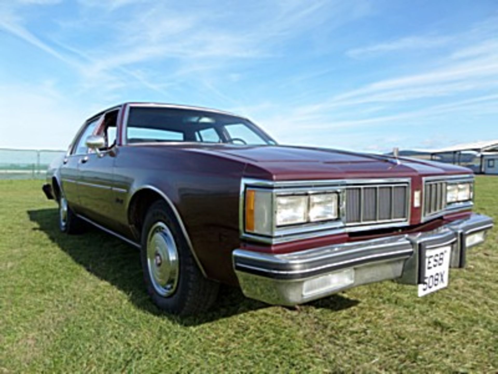 OLDSMOBILE DELTA 88 ROYALE BROUGHAM V8 - 5702cc - Image 12 of 13