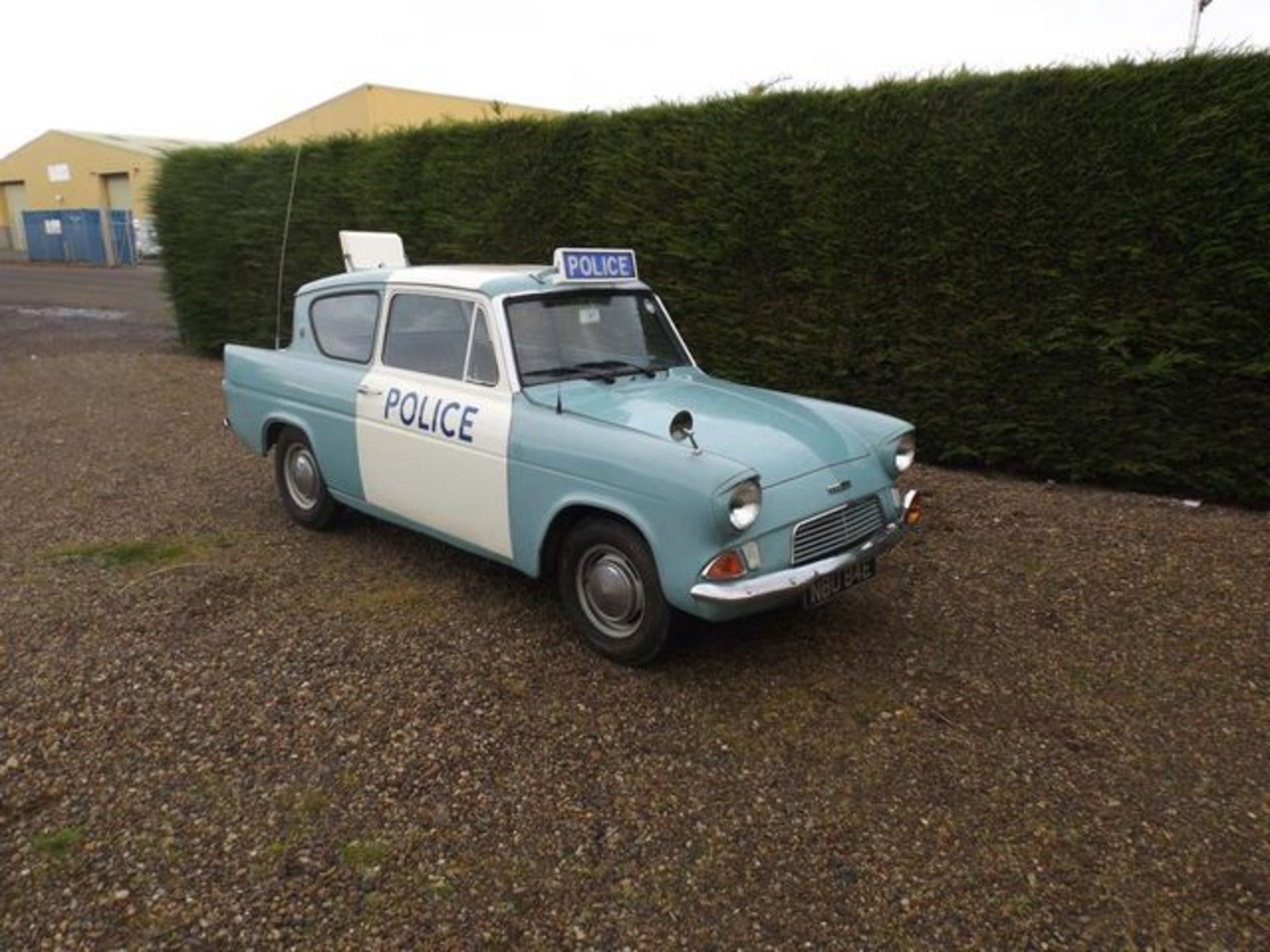 FORD ANGLIA DELUXE - Image 15 of 19
