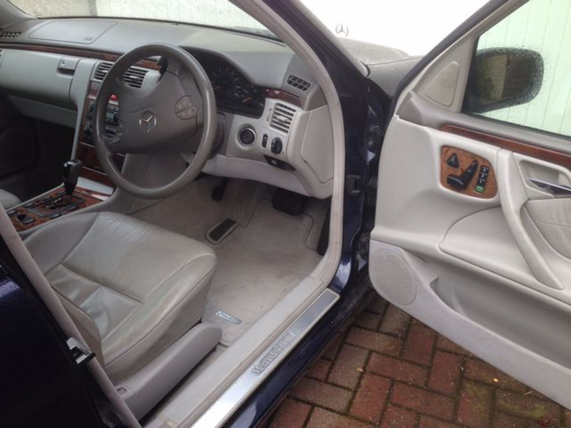 MERCEDES E320 CDI CLASSIC AUTO - 3226cc - Image 10 of 10