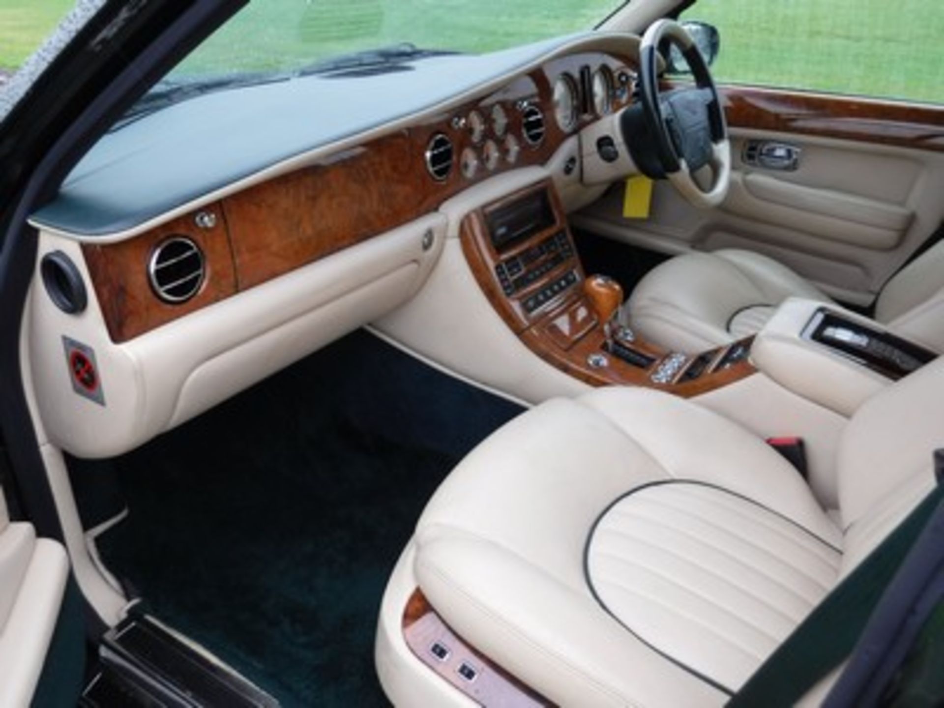 BENTLEY ARNAGE AUTO - 4398cc - Image 16 of 20