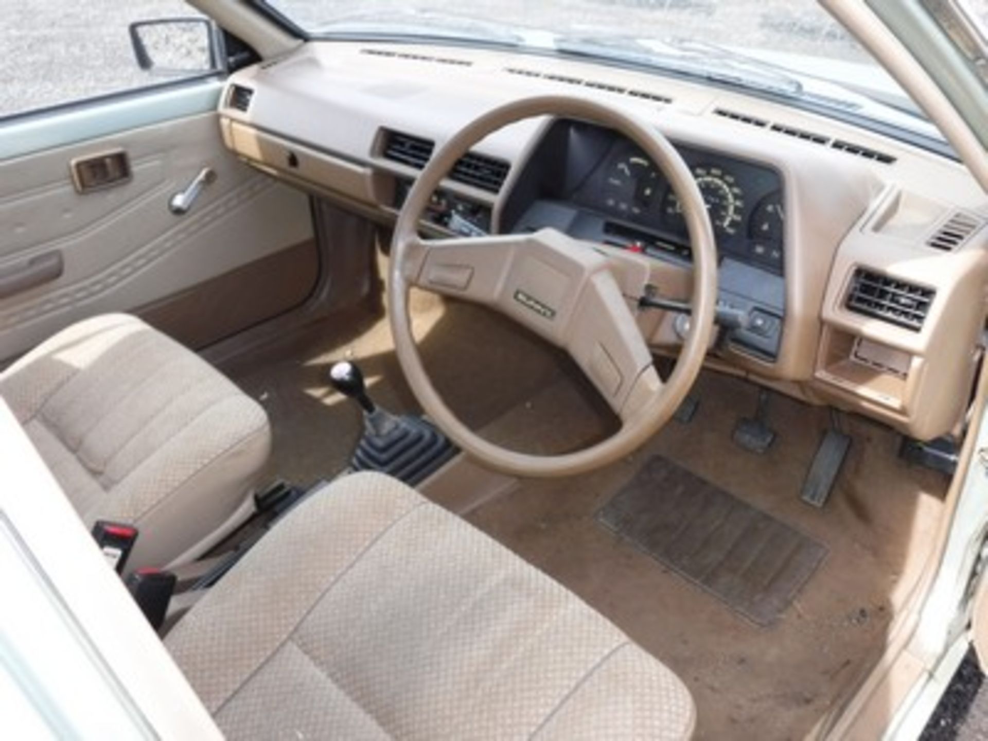 NISSAN SUNNY 1.3GS - 1270cc - Image 7 of 11