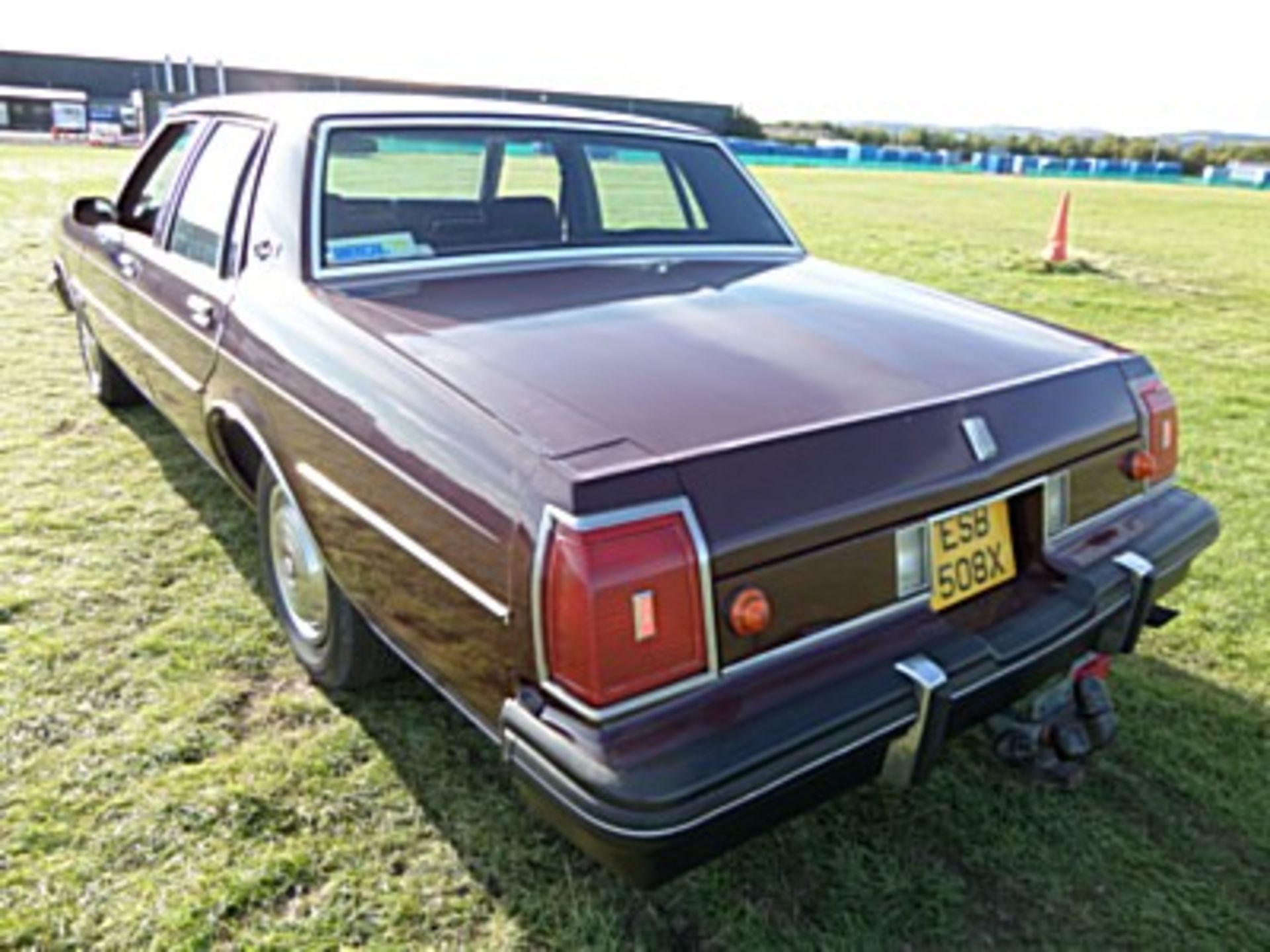 OLDSMOBILE DELTA 88 ROYALE BROUGHAM V8 - 5702cc - Image 9 of 13