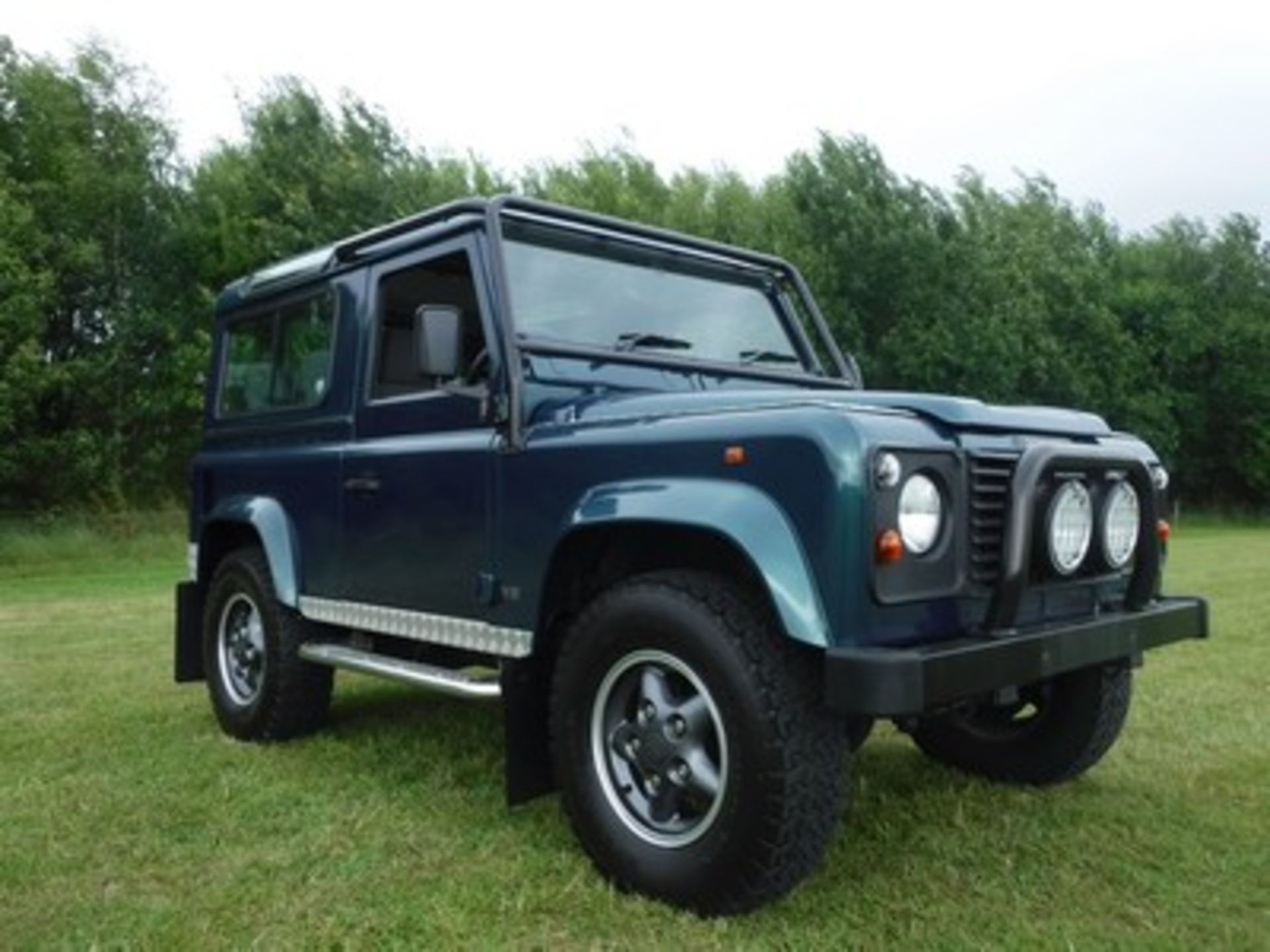 LAND ROVER DEFENDER 50 V8 AUTO - 3947cc