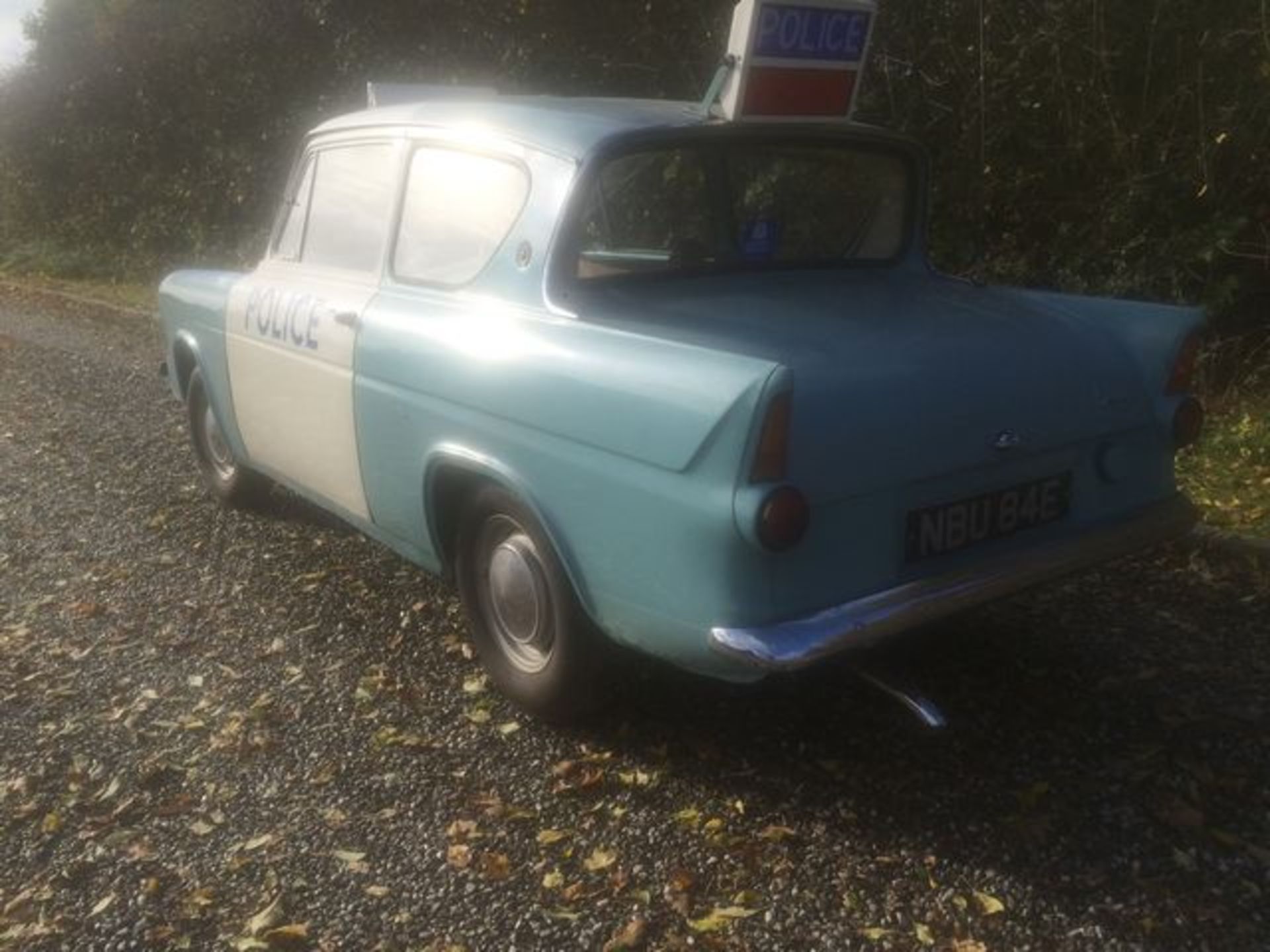 FORD ANGLIA DELUXE - Image 9 of 19