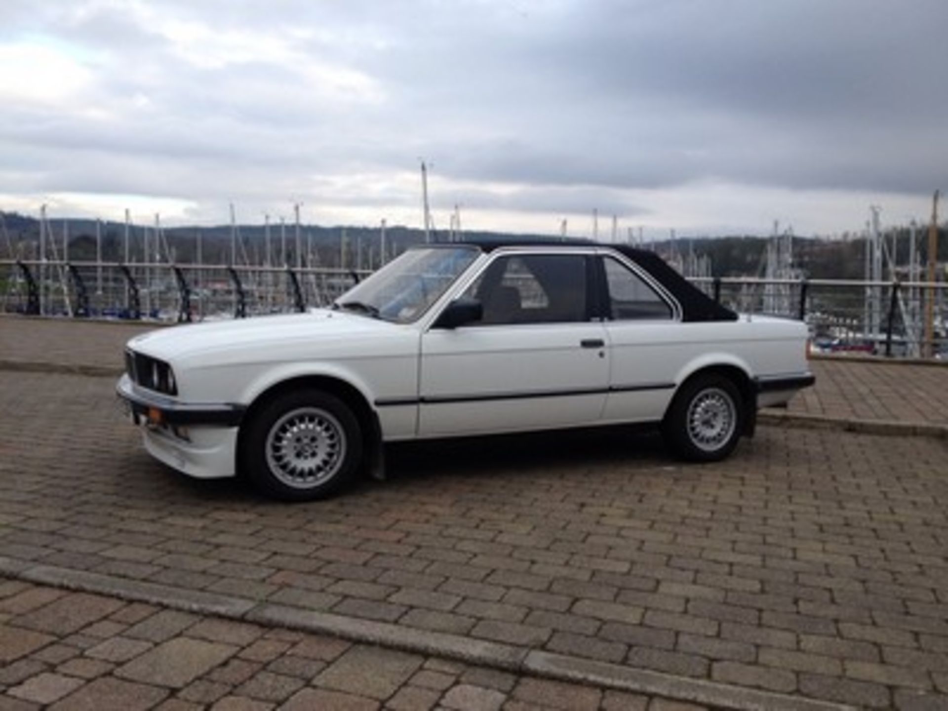 BMW 320 I - 2000cc - Image 4 of 10